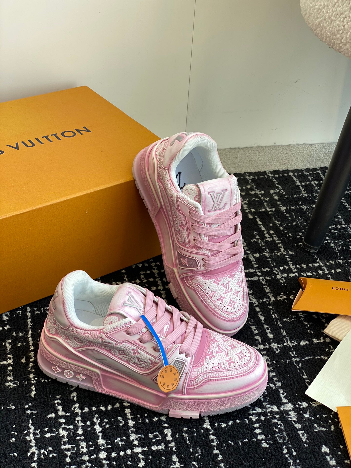 Louis Vuitton sneakers 75