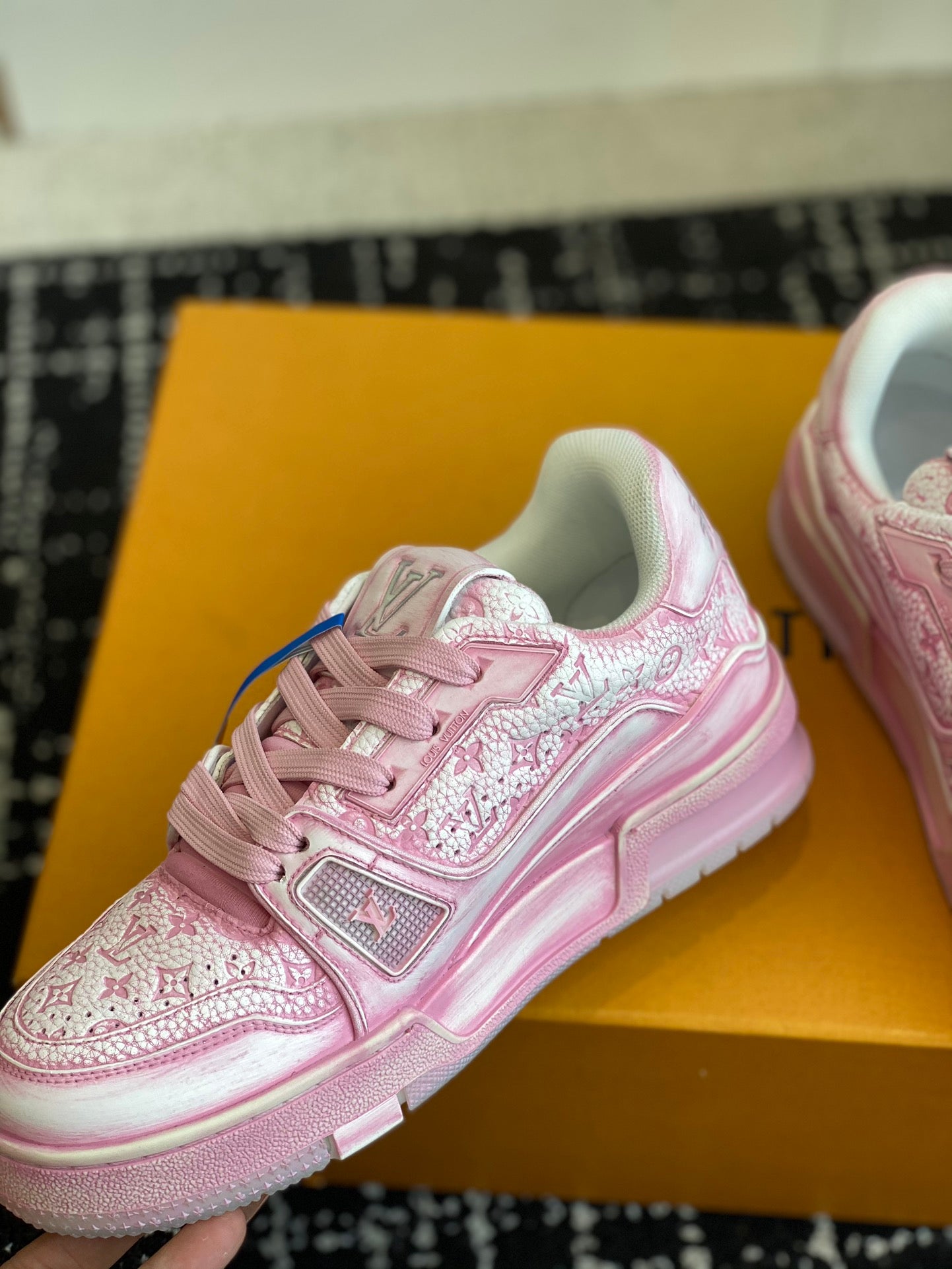 Louis Vuitton sneakers 75