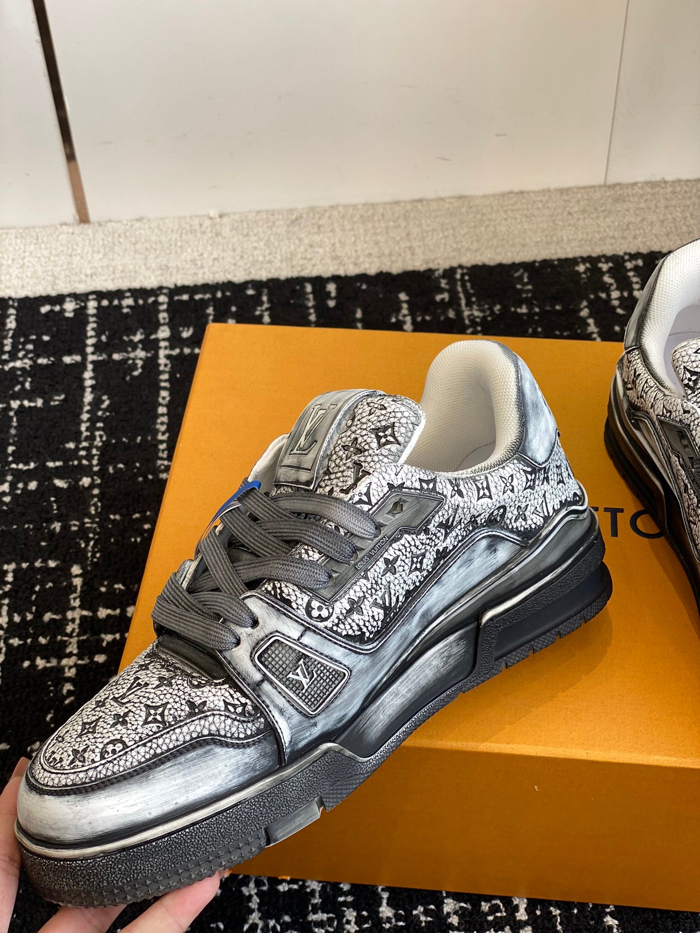 Louis Vuitton sneakers 76