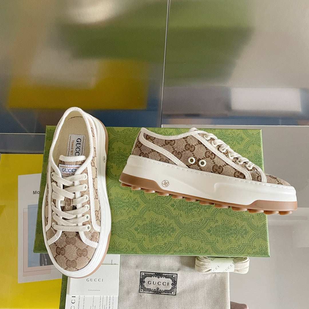 GUCCI sneakers 54