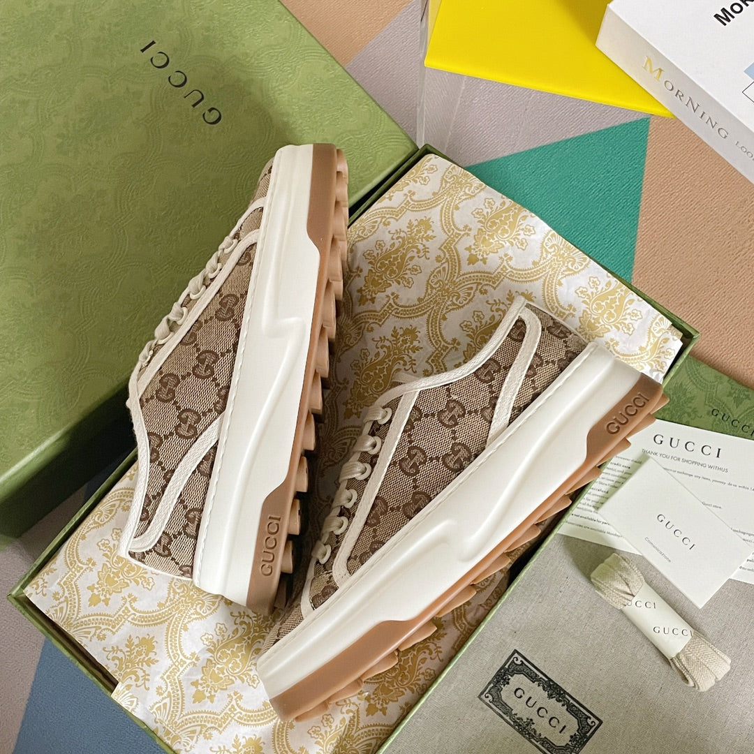 GUCCI sneakers 54