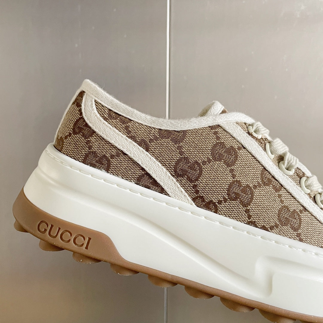 GUCCI sneakers 54