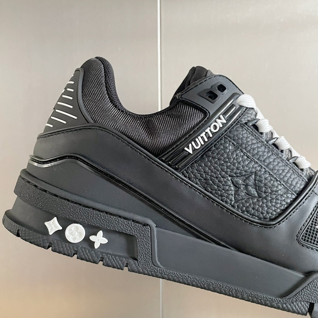 Louis Vuitton sneakers 85