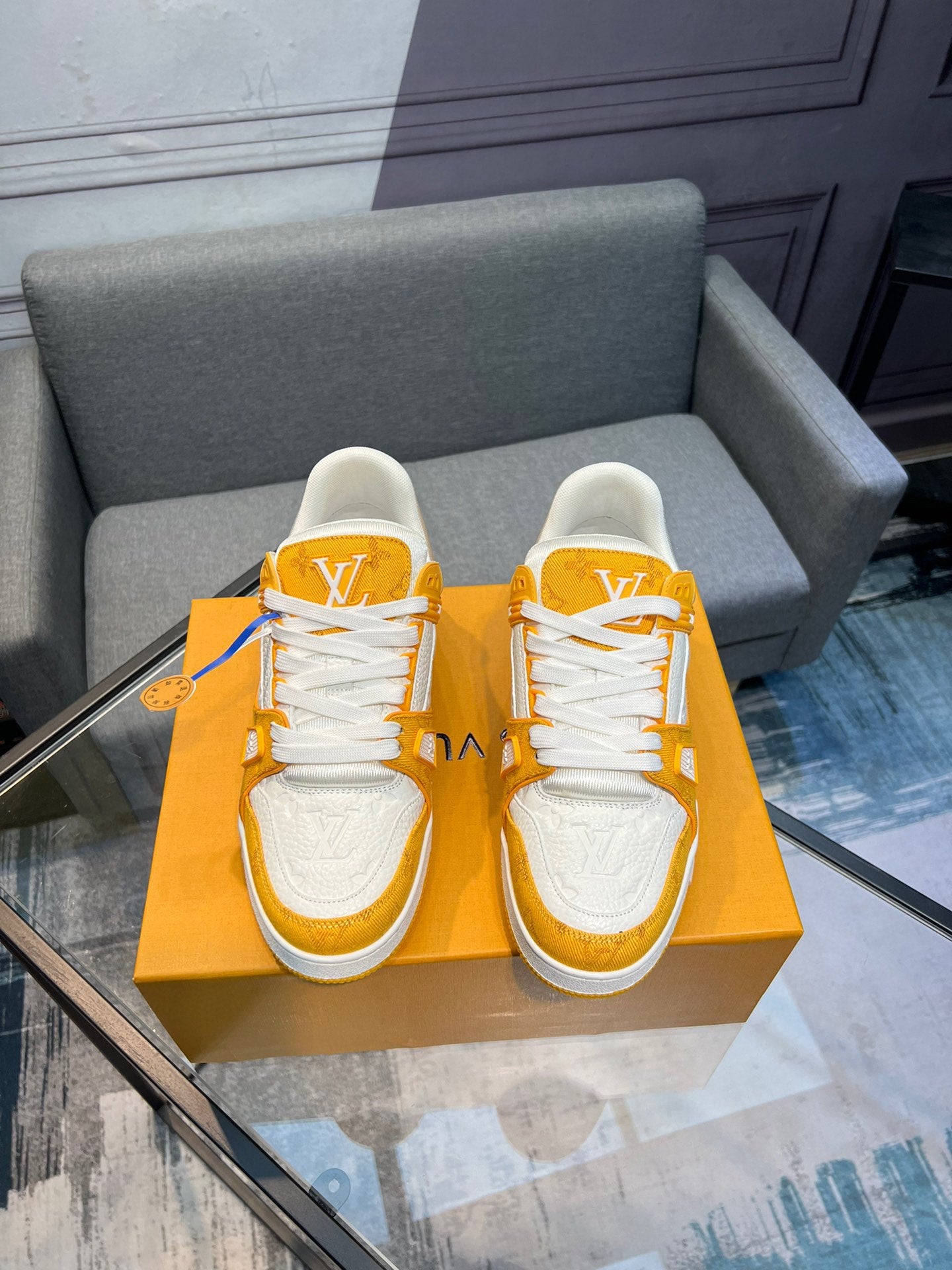 Louis Vuitton sneakers 100
