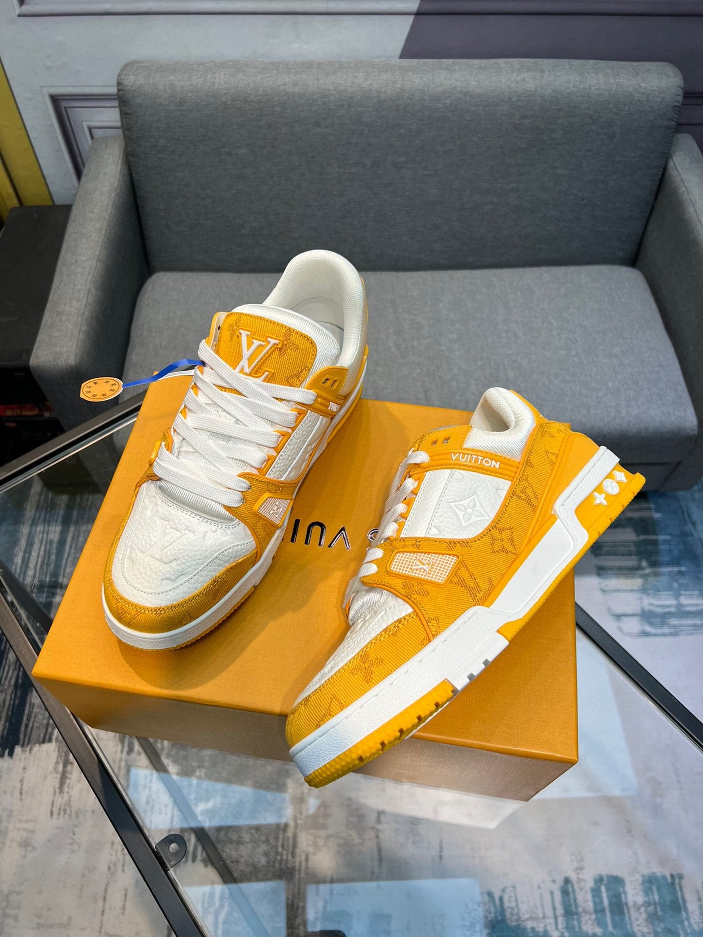 Louis Vuitton sneakers 100