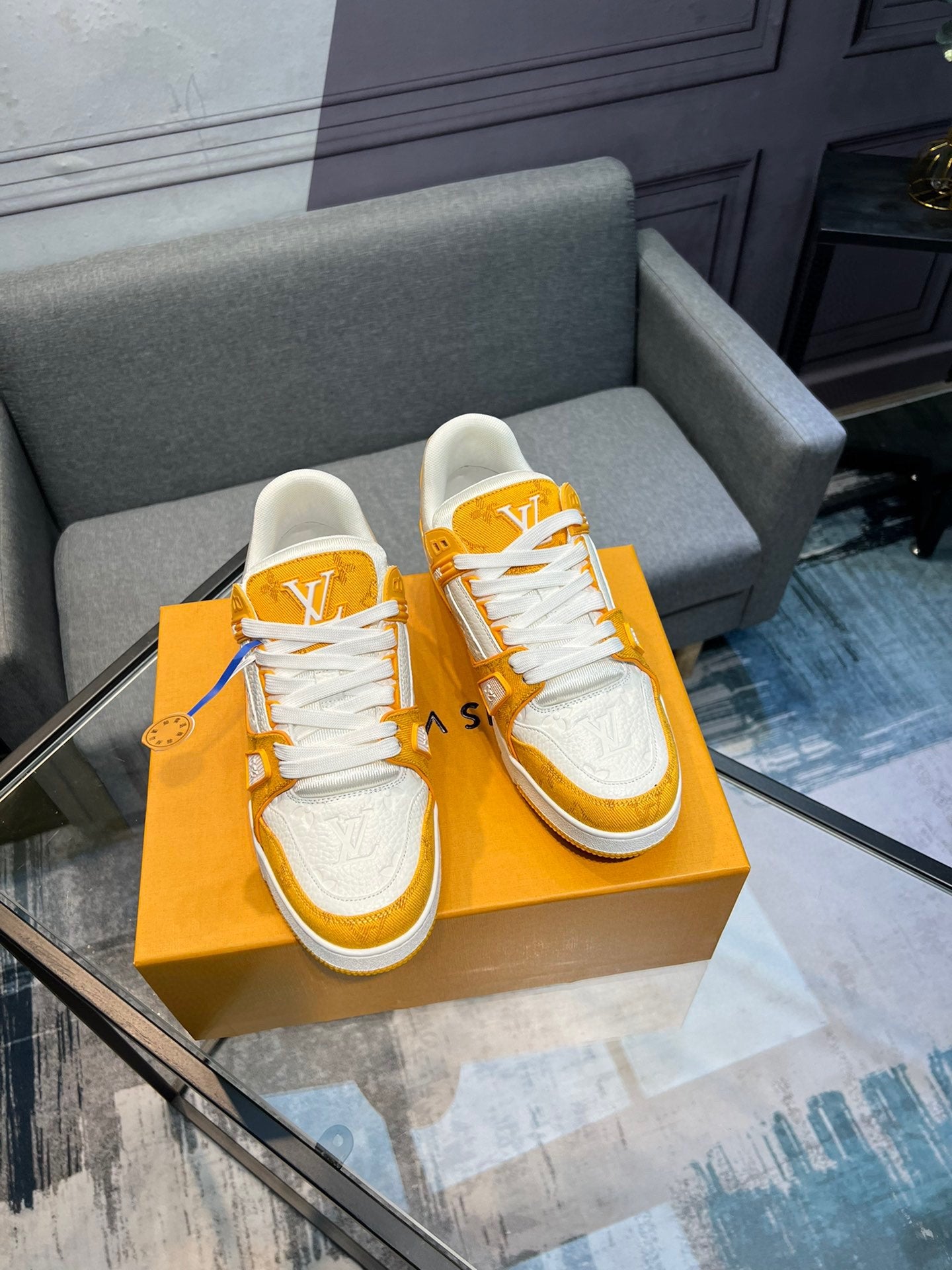 Louis Vuitton sneakers 100