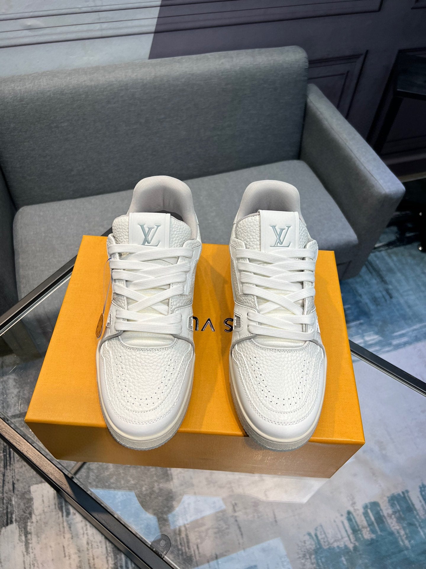 Louis Vuitton sneakers 105
