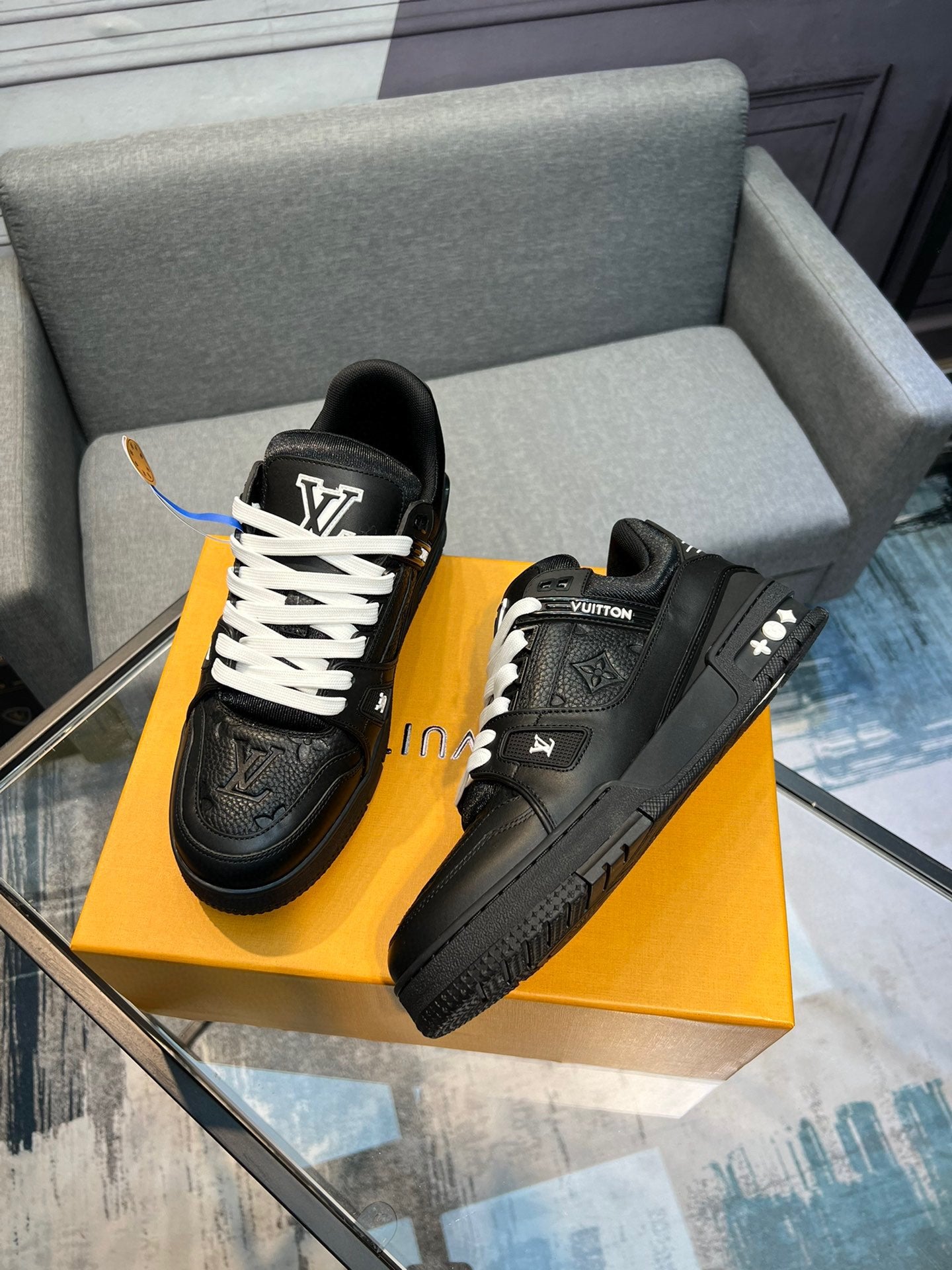 Louis Vuitton sneakers 106