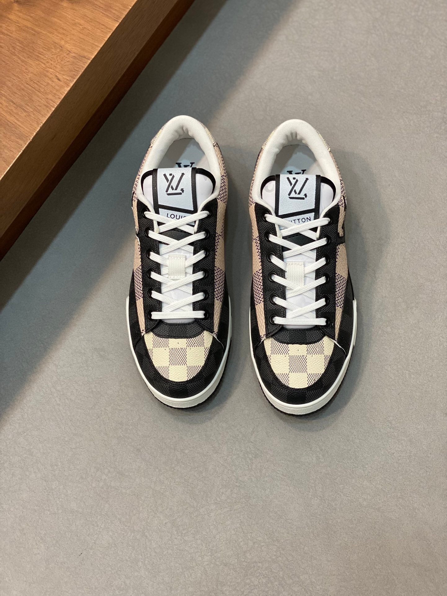 Louis Vuitton sneakers 114