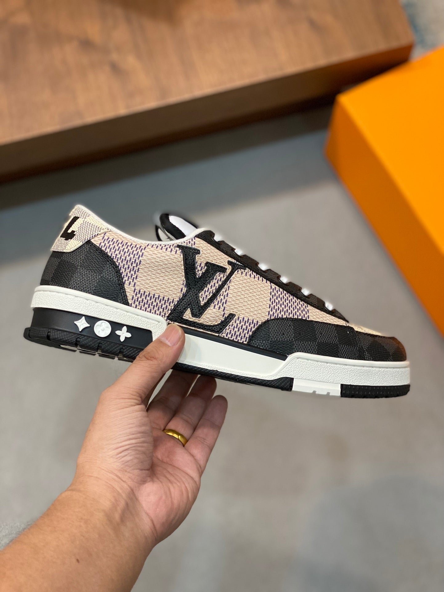 Louis Vuitton sneakers 114