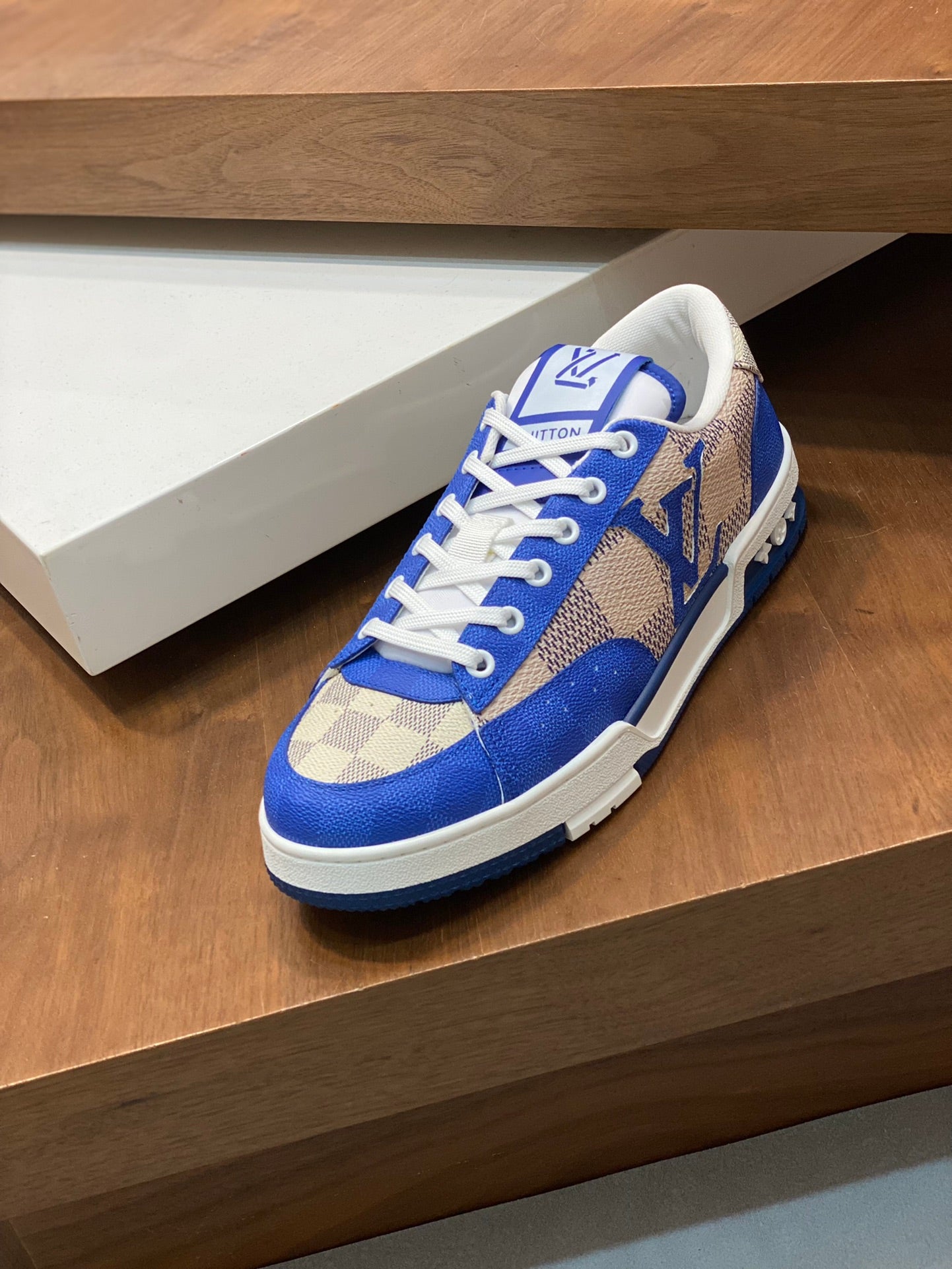 Louis Vuitton sneakers 116
