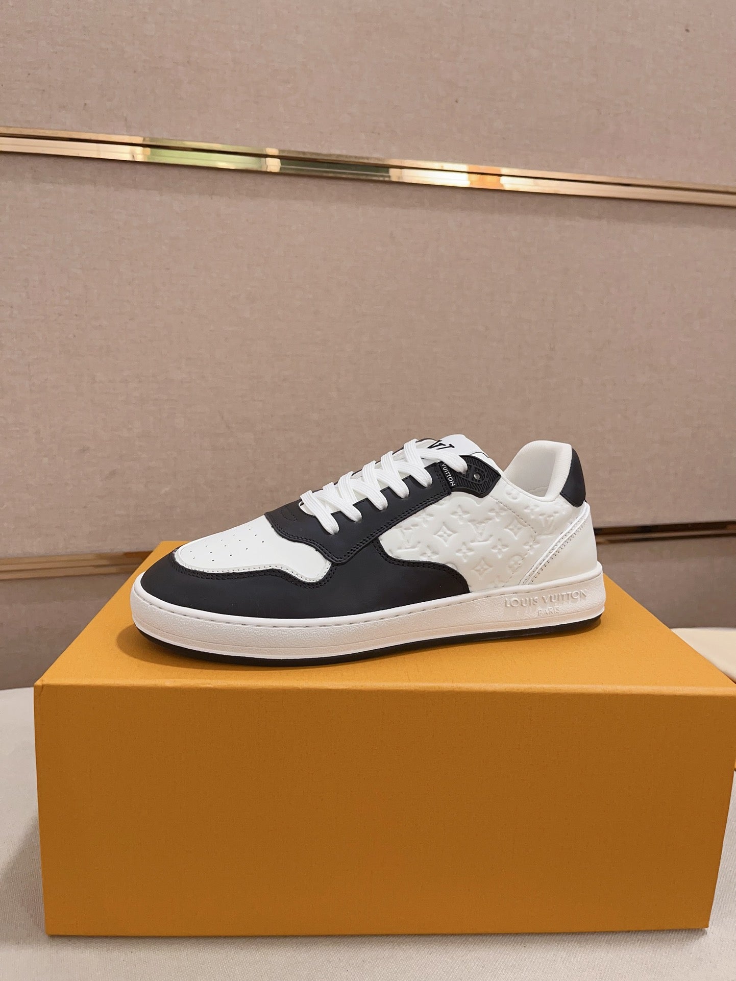 Louis Vuitton sneakers 118