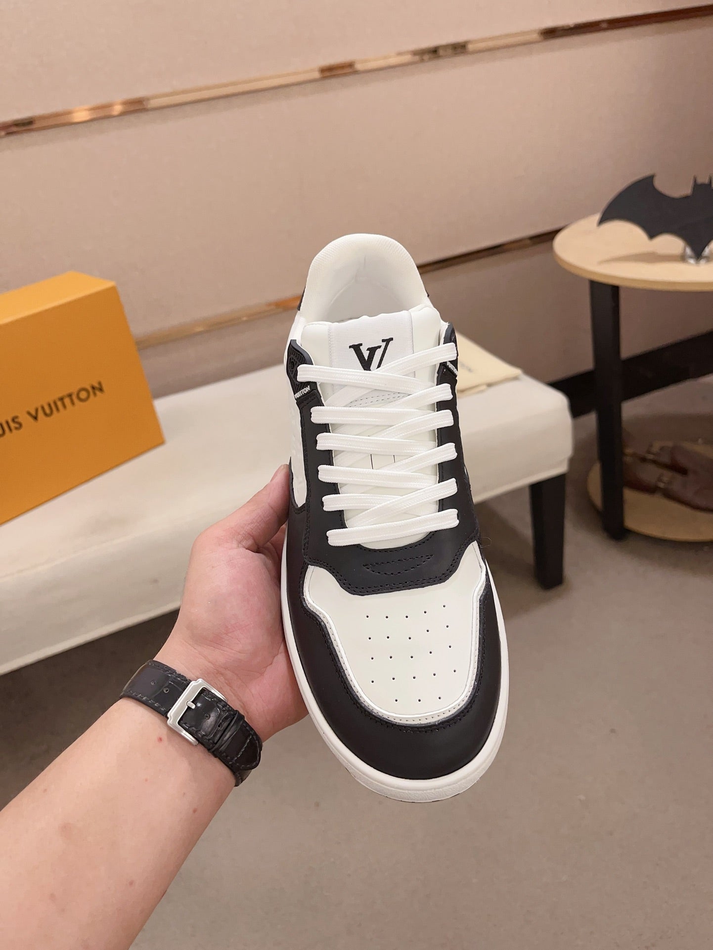Louis Vuitton sneakers 118