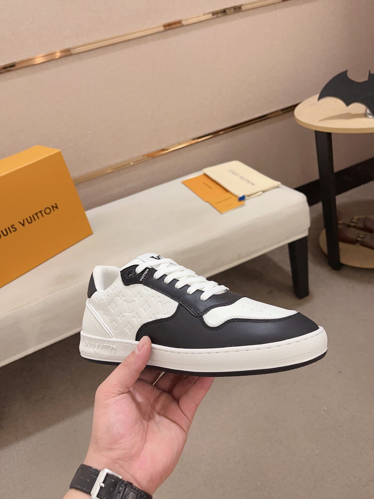 Louis Vuitton sneakers 118