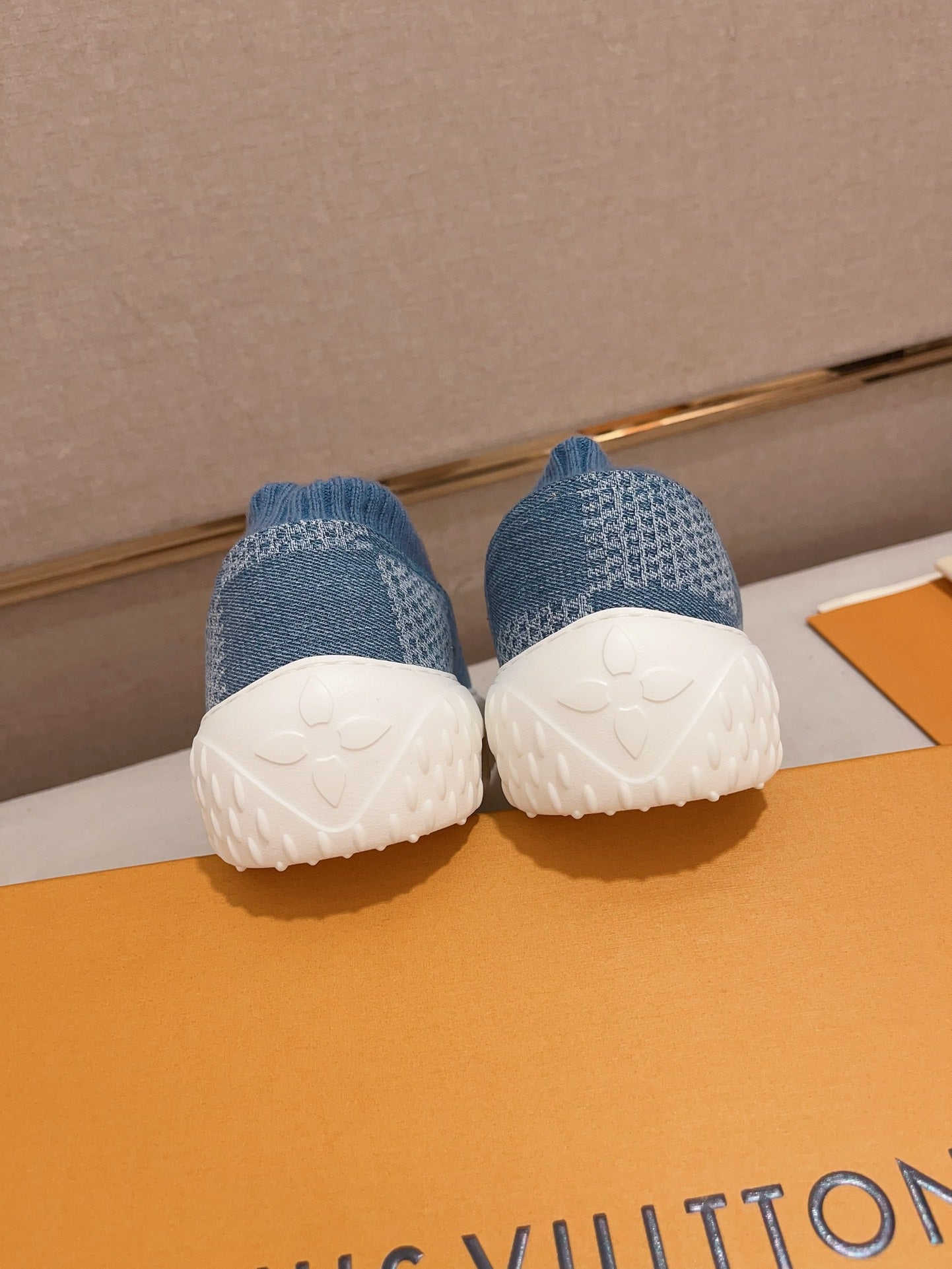 Louis Vuitton sneakers 121