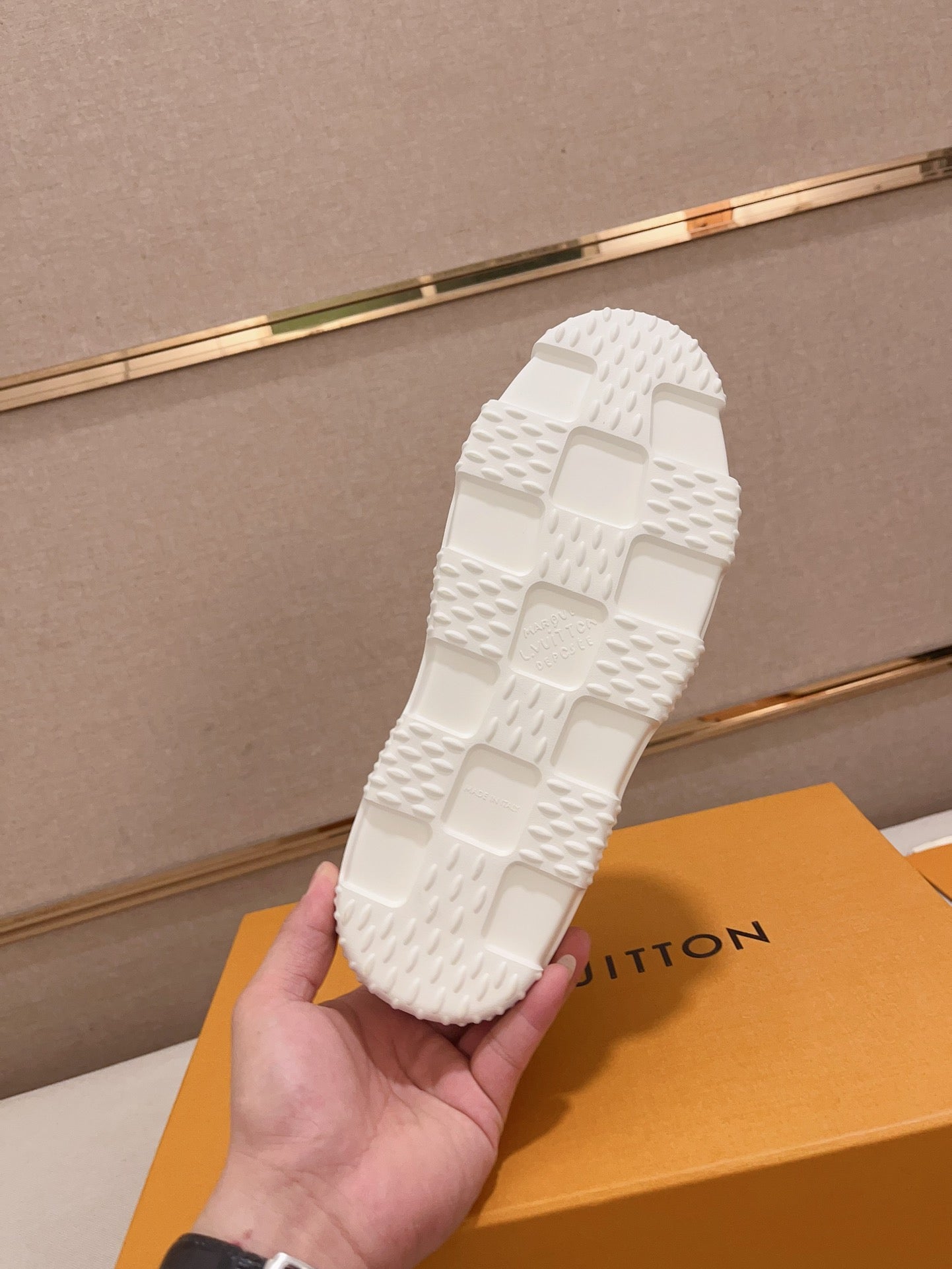 Louis Vuitton sneakers 121