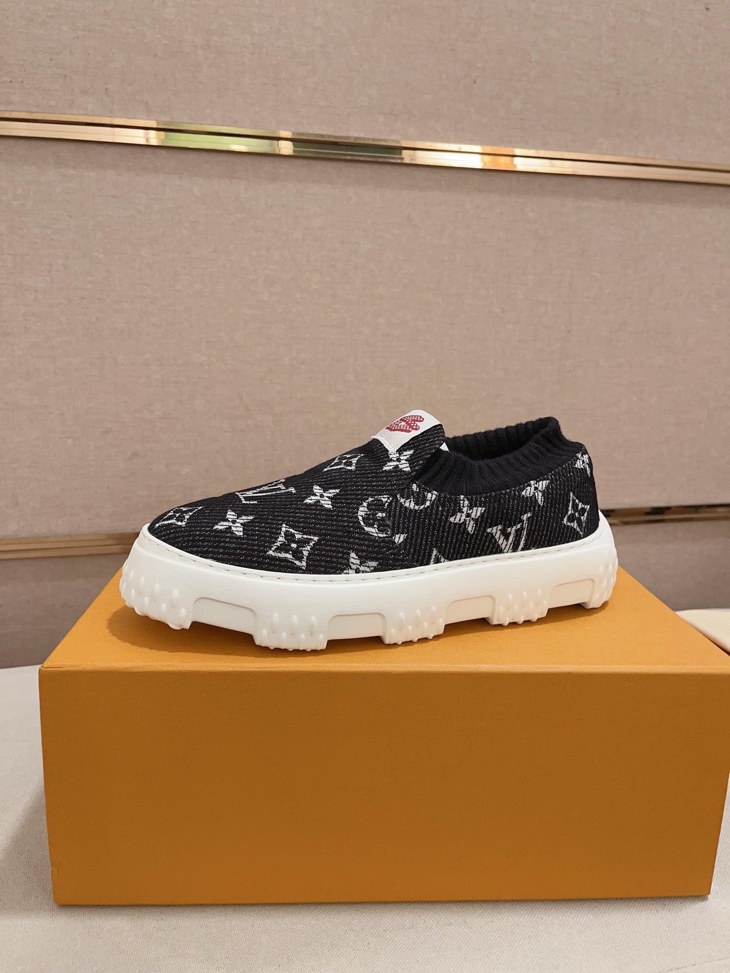 Louis Vuitton sneakers 122