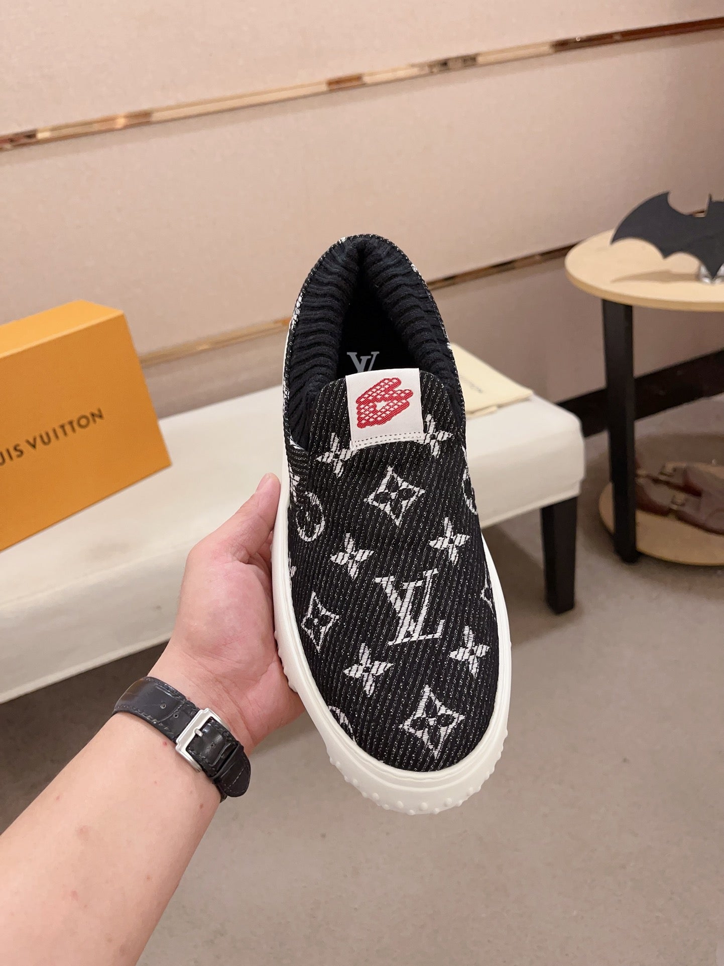 Louis Vuitton sneakers 122
