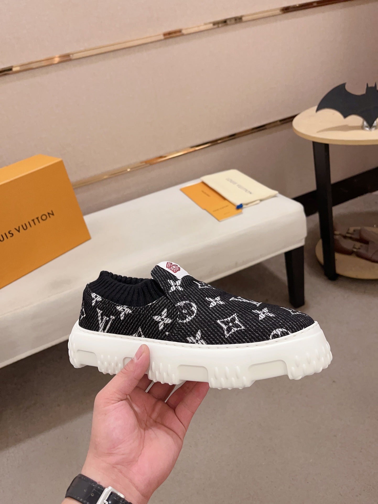Louis Vuitton sneakers 122