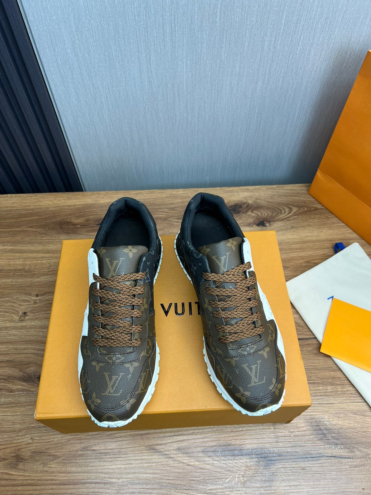 Louis Vuitton sneakers 124