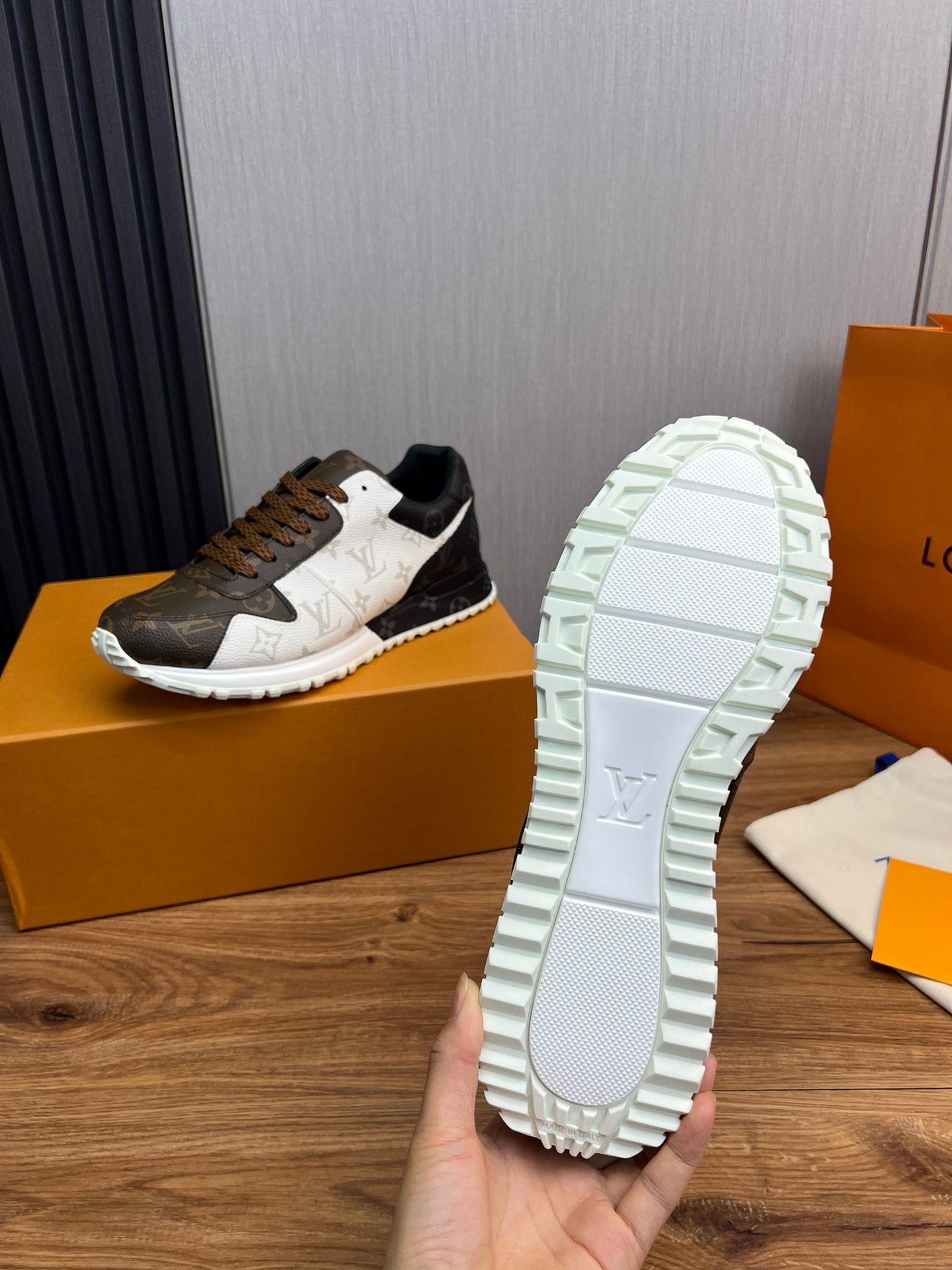 Louis Vuitton sneakers 124