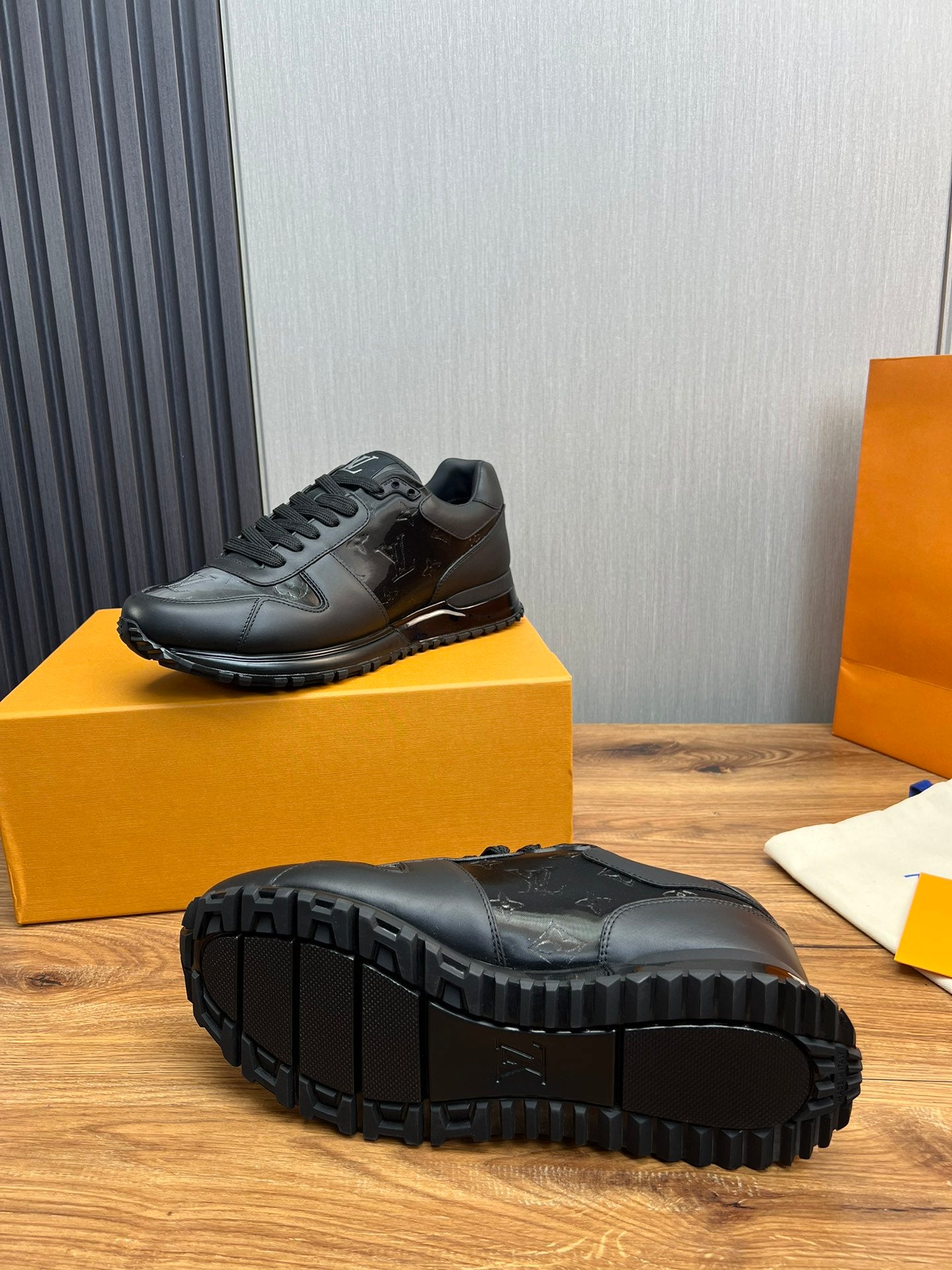 Louis Vuitton sneakers 125