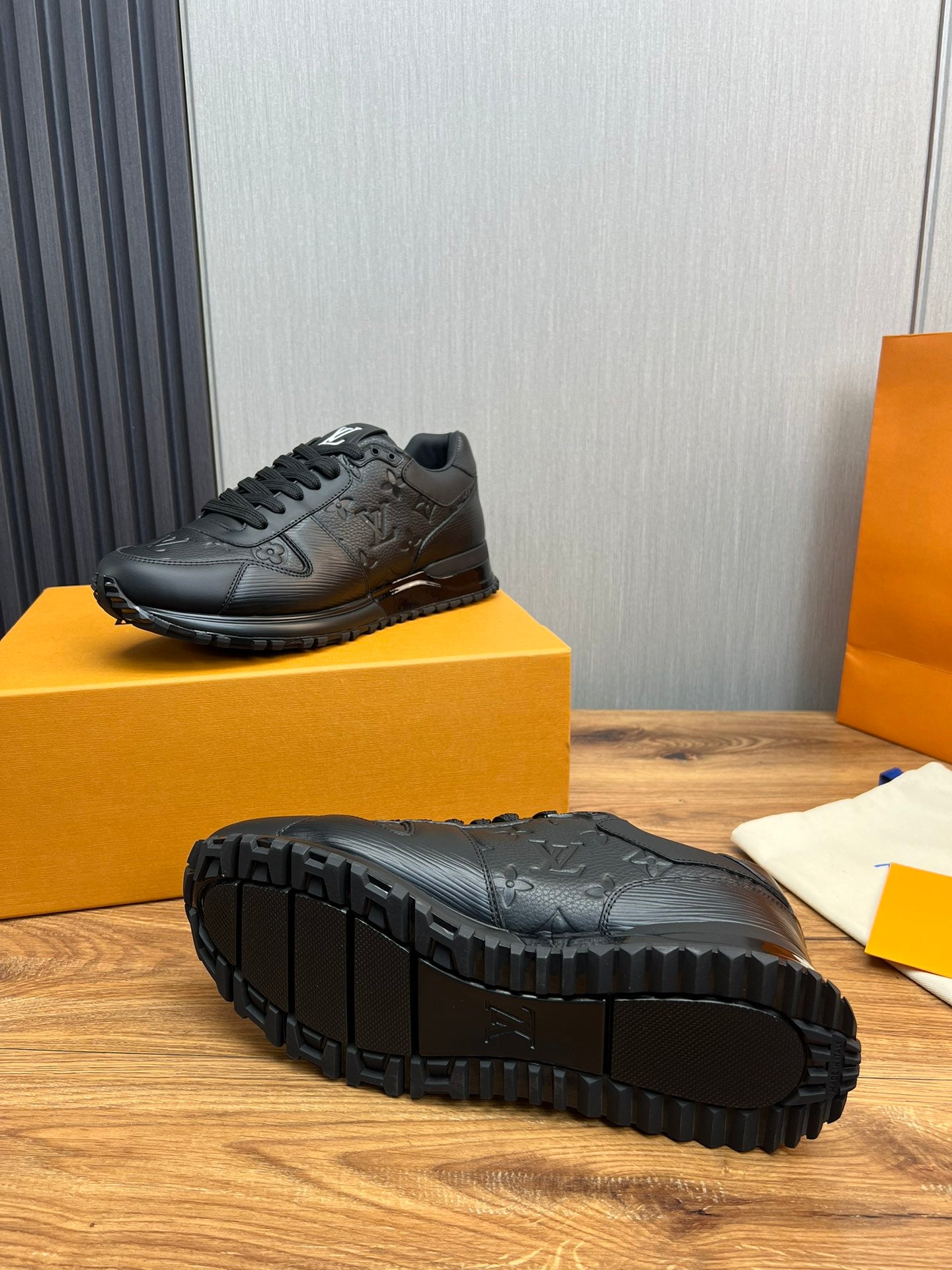 Louis Vuitton sneakers 126