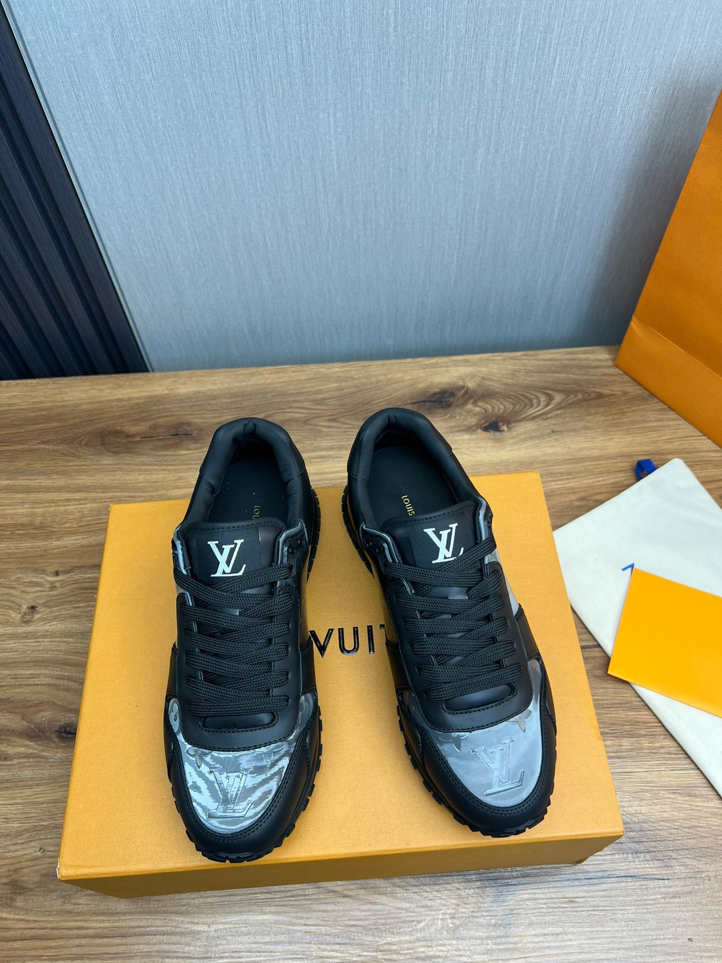 Louis Vuitton sneakers 127