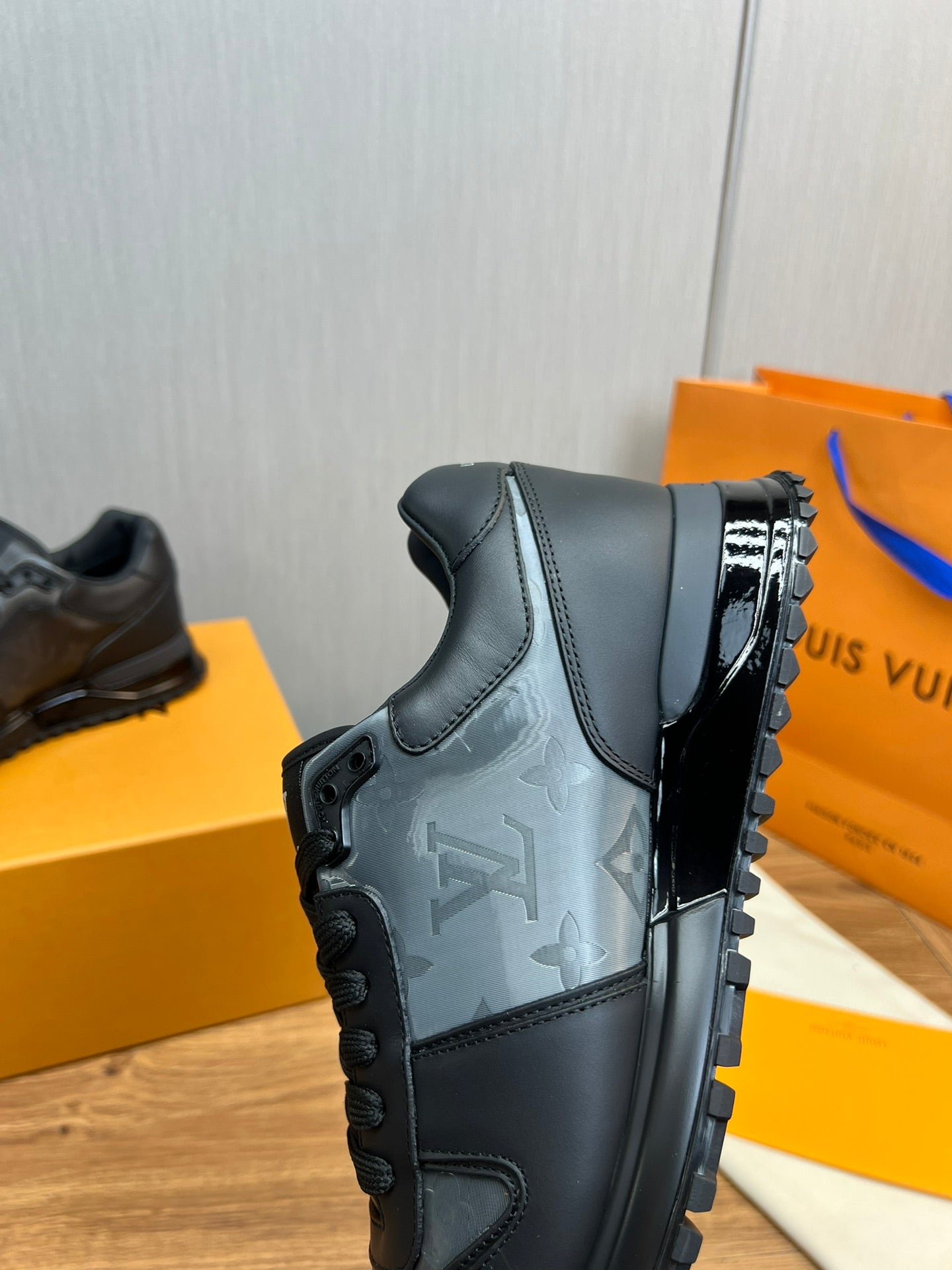 Louis Vuitton sneakers 127