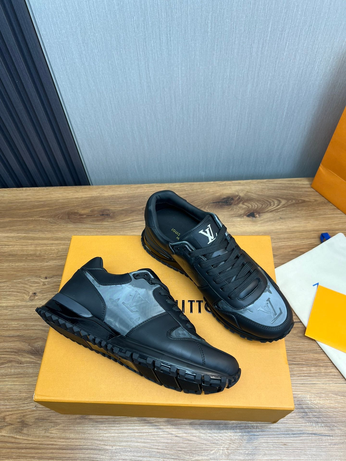 Louis Vuitton sneakers 127