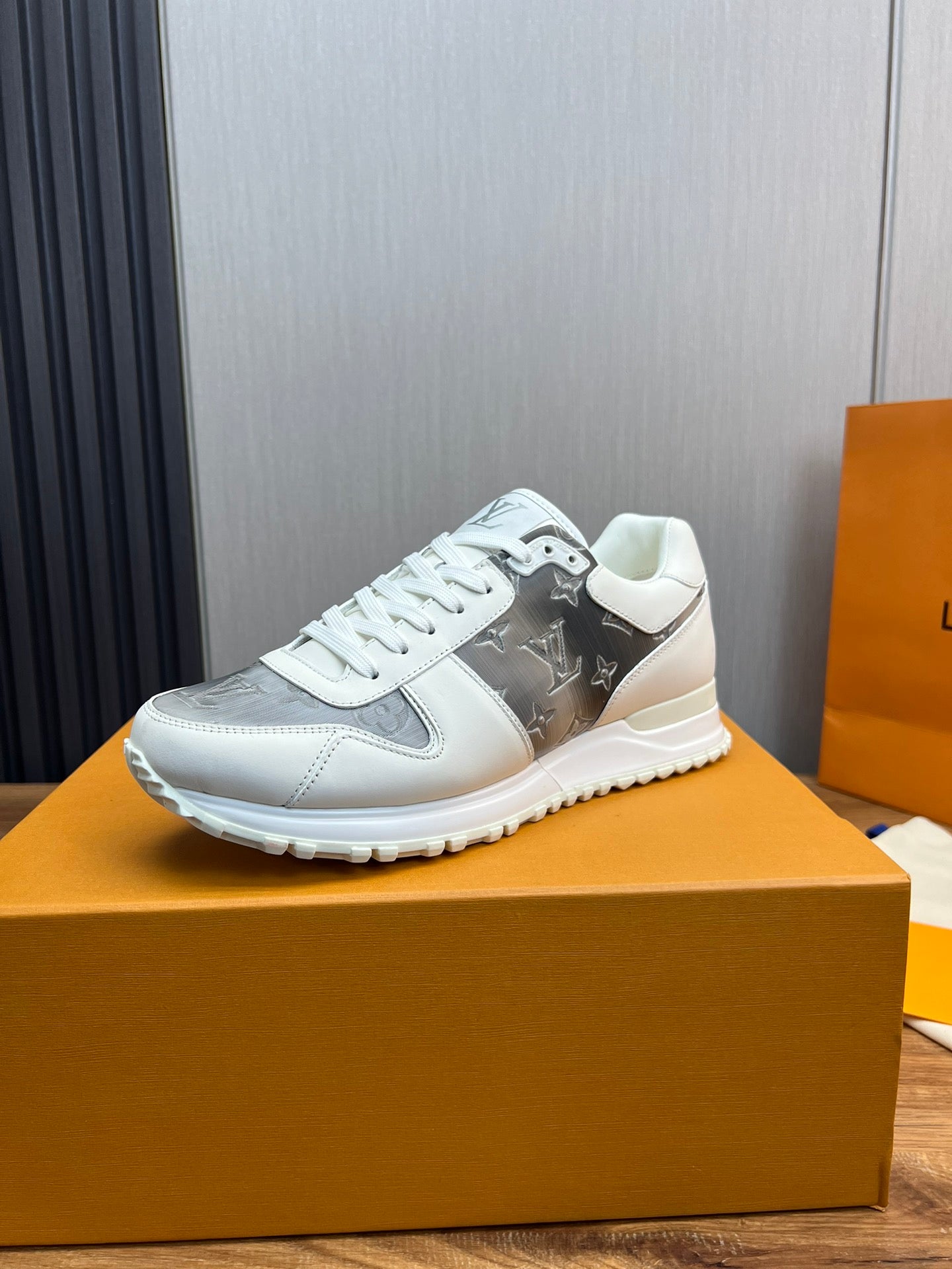 Louis Vuitton sneakers 128