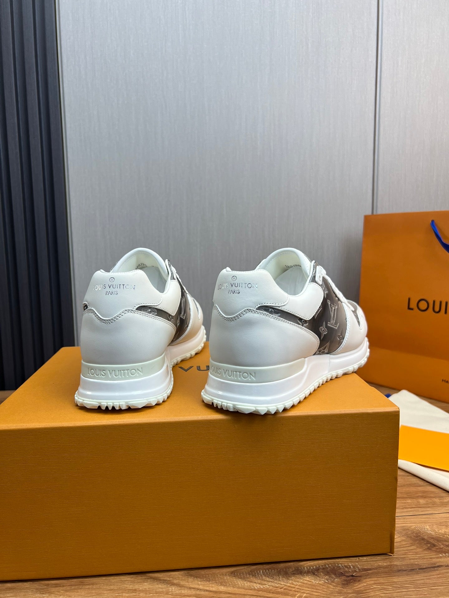 Louis Vuitton sneakers 128