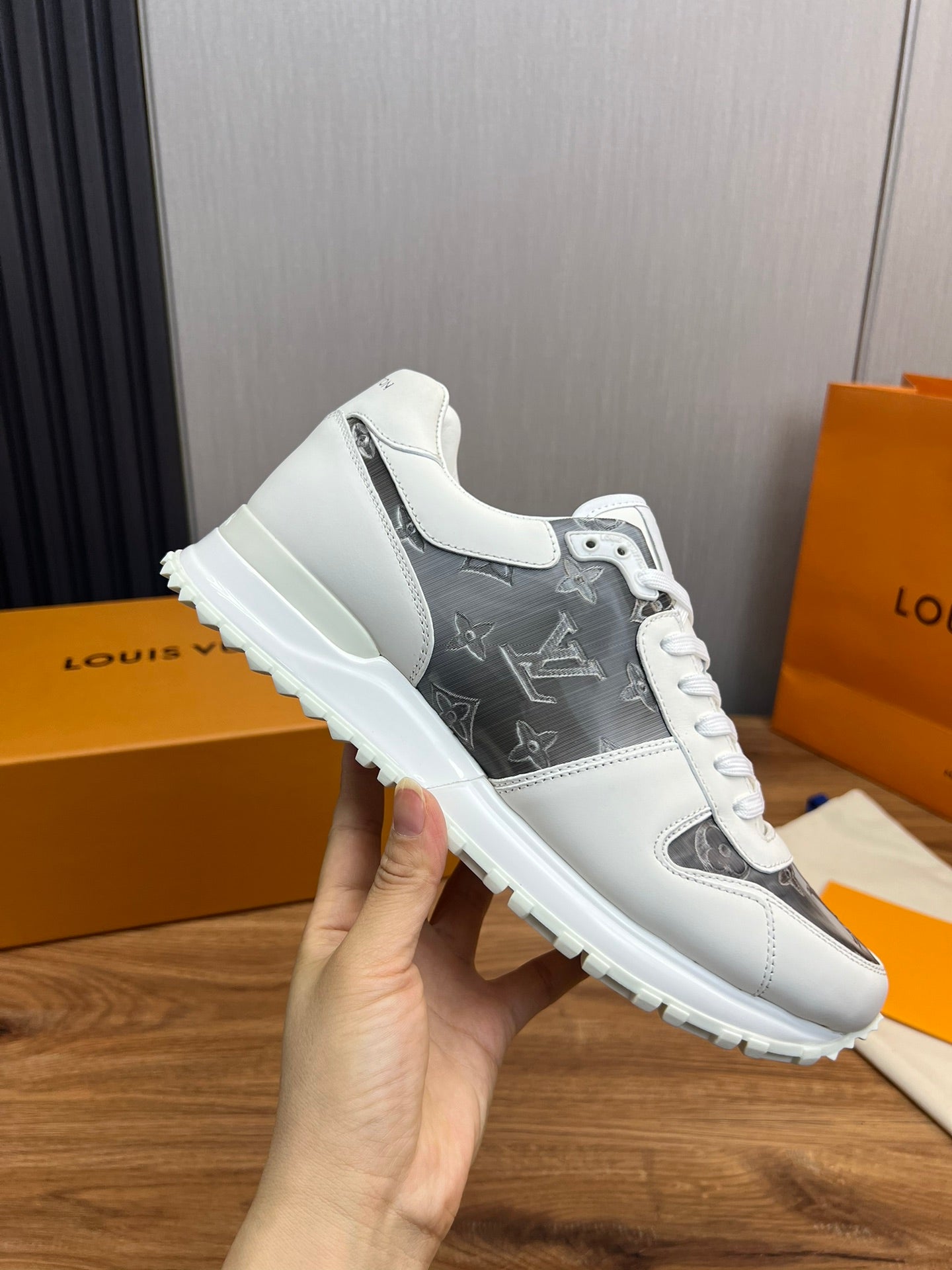 Louis Vuitton sneakers 128