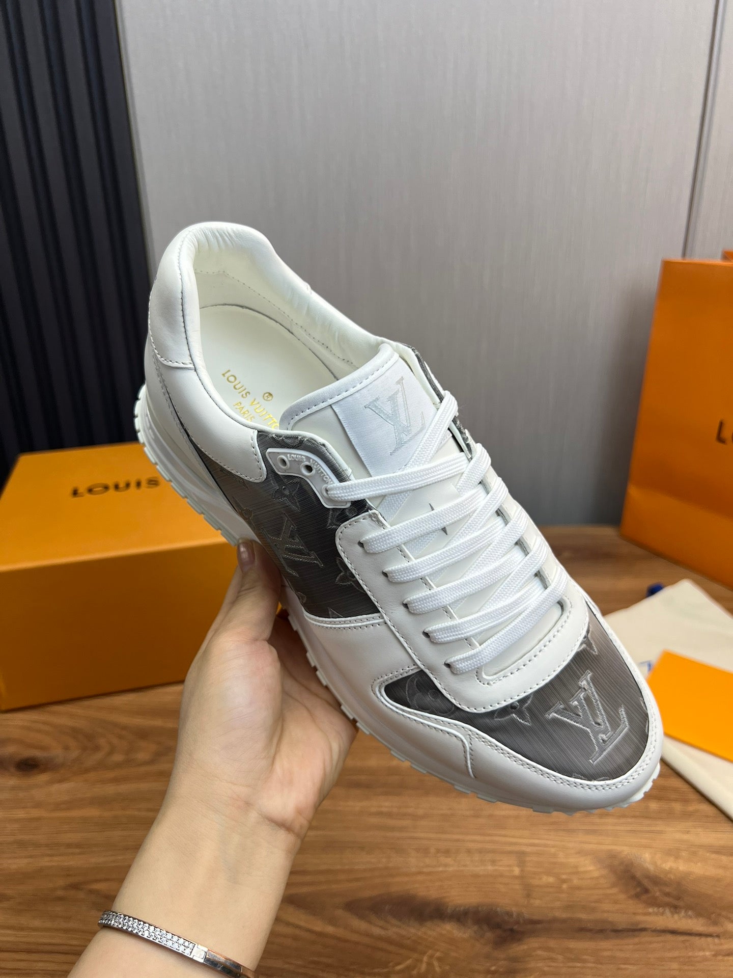 Louis Vuitton sneakers 128