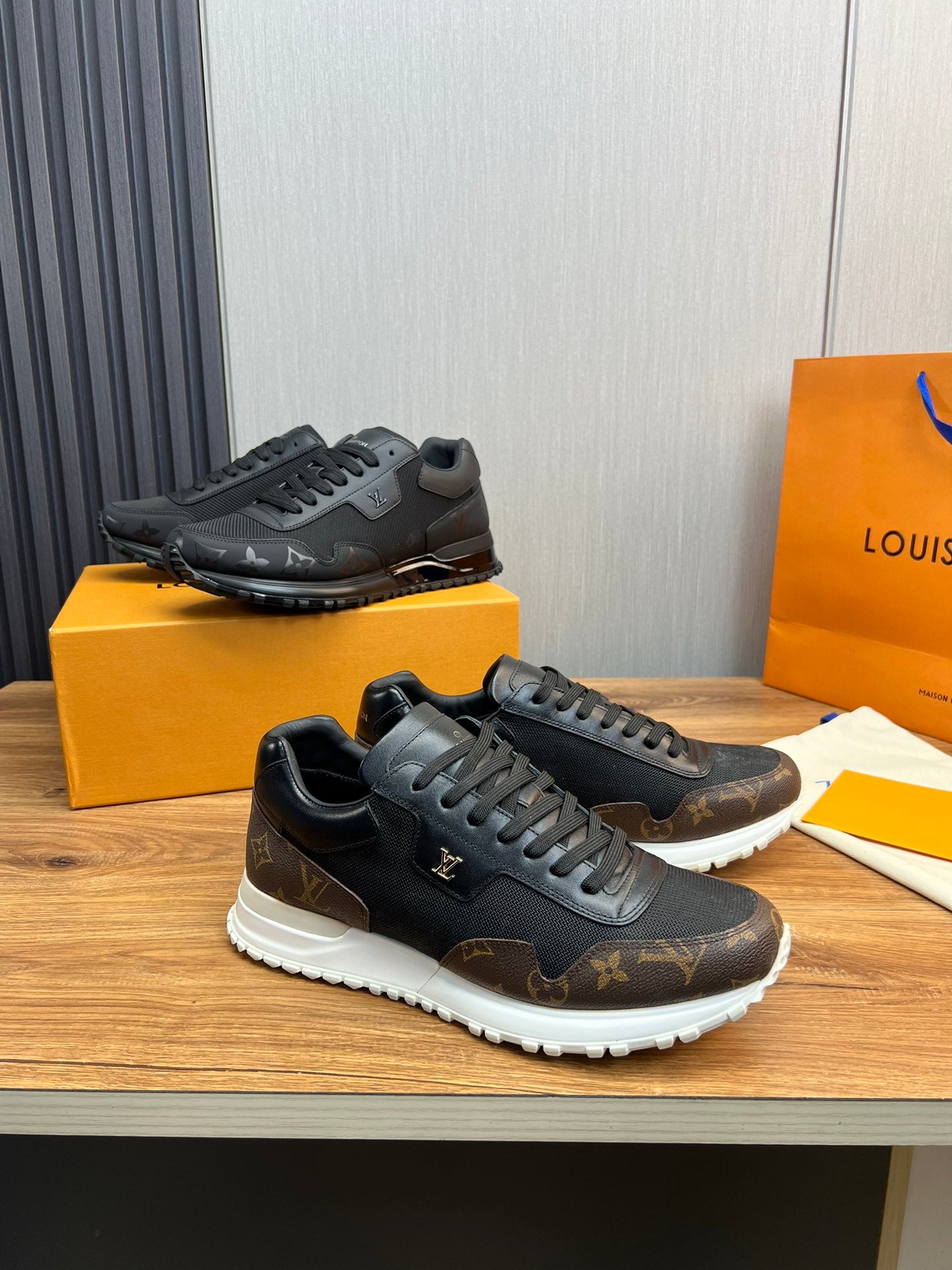 Louis Vuitton sneakers 129