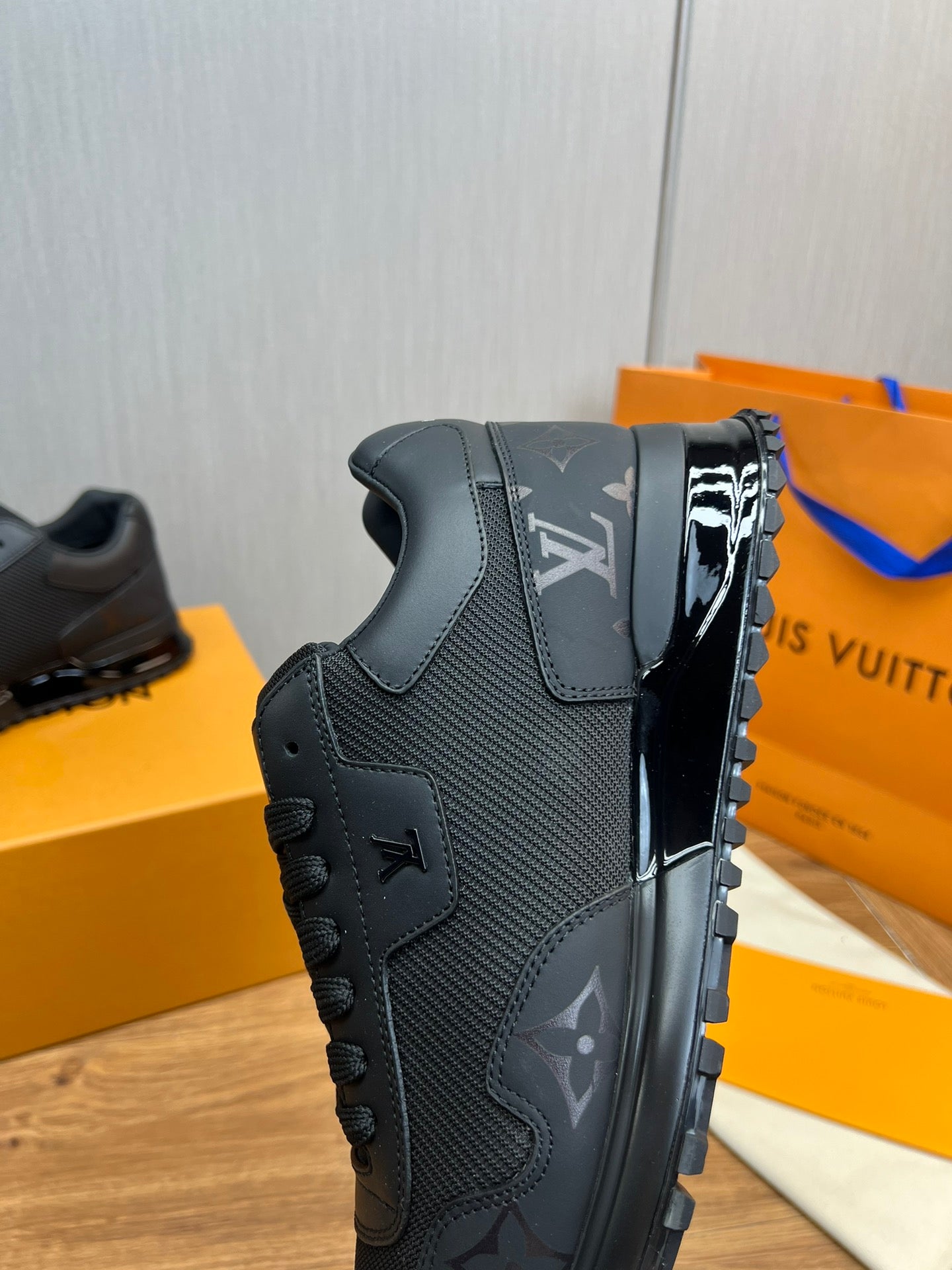 Louis Vuitton sneakers 129