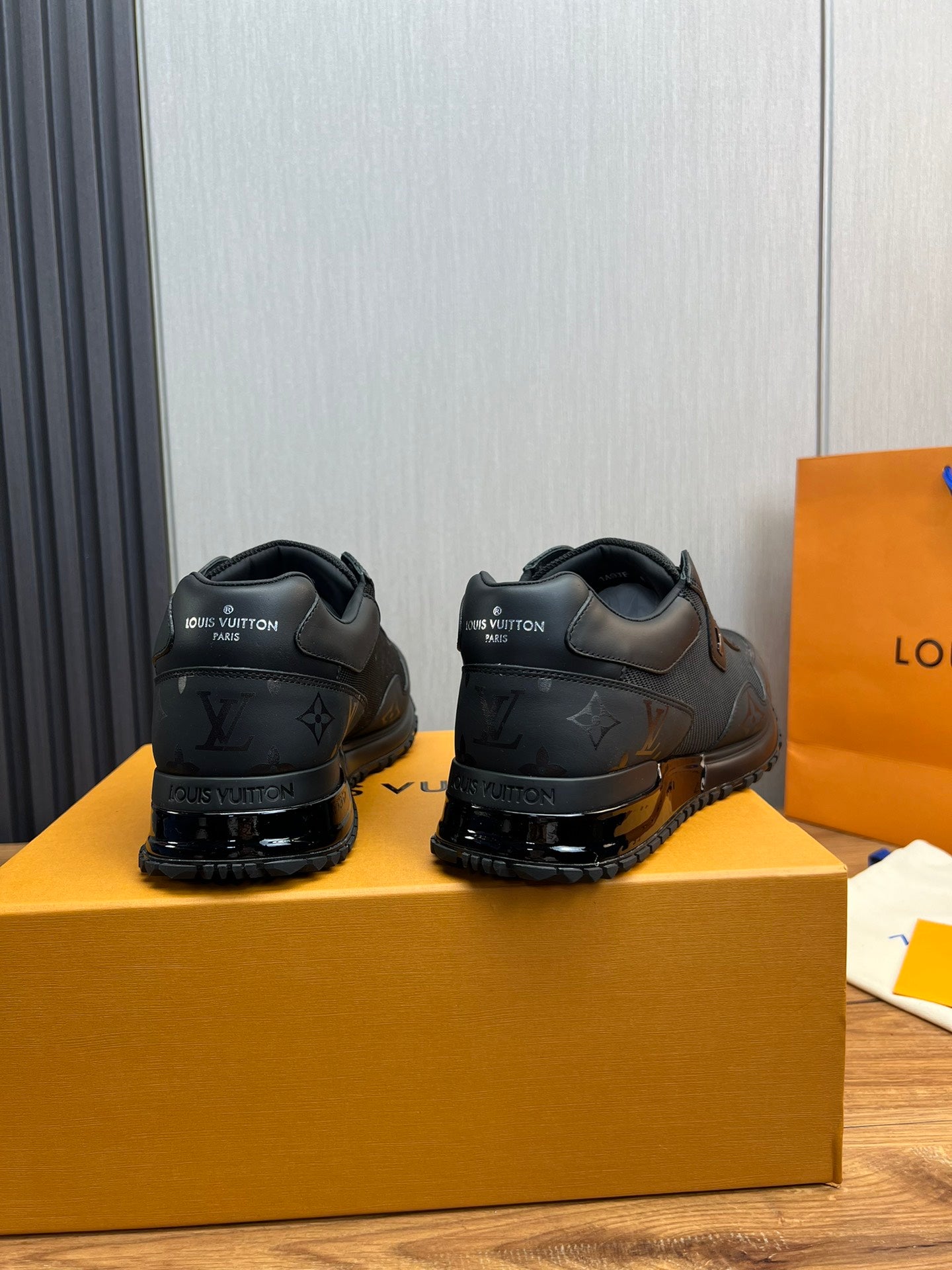 Louis Vuitton sneakers 129