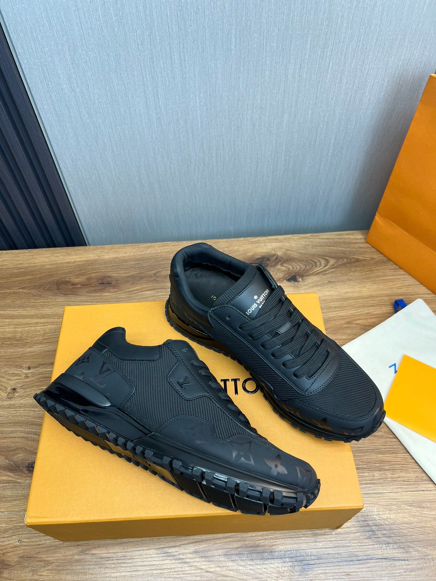 Louis Vuitton sneakers 129