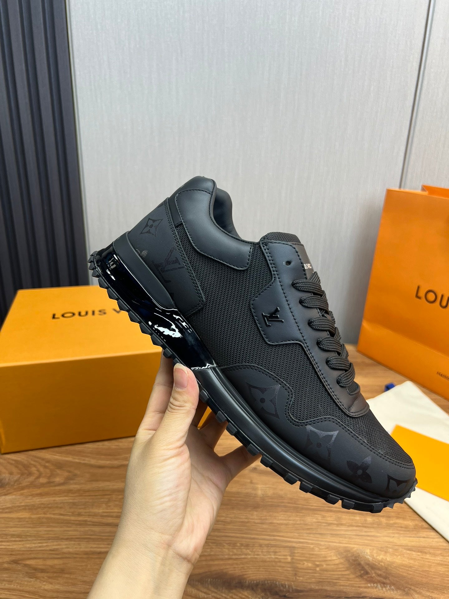 Louis Vuitton sneakers 129