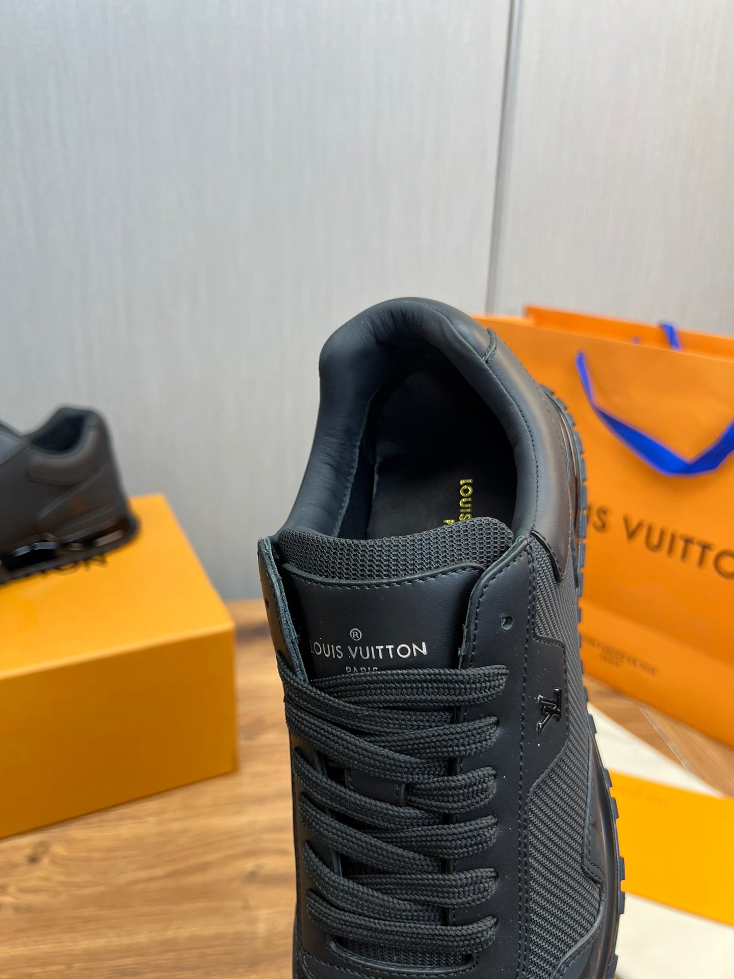 Louis Vuitton sneakers 129