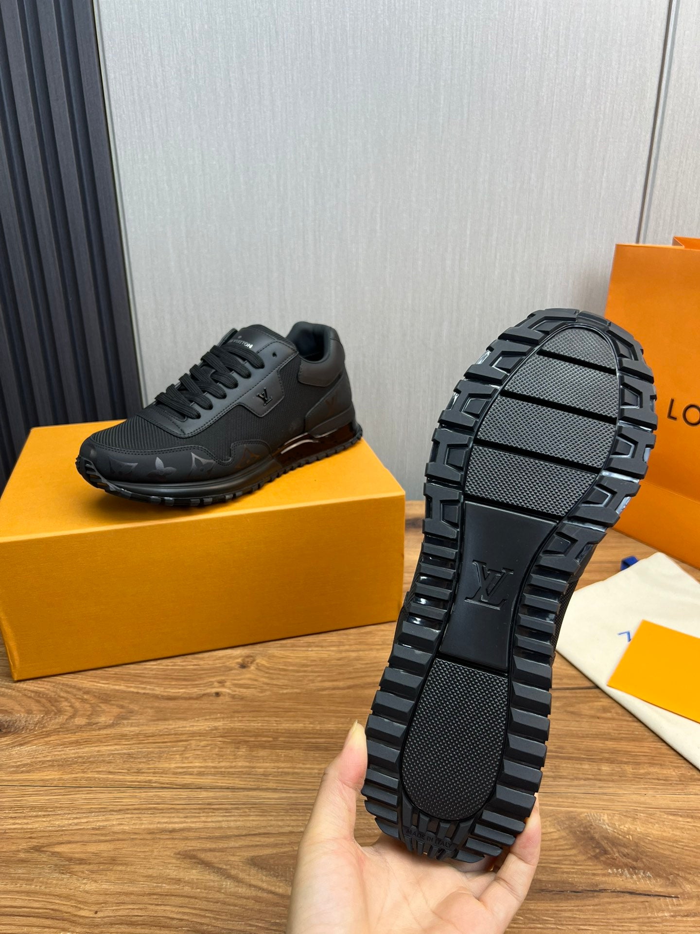 Louis Vuitton sneakers 129