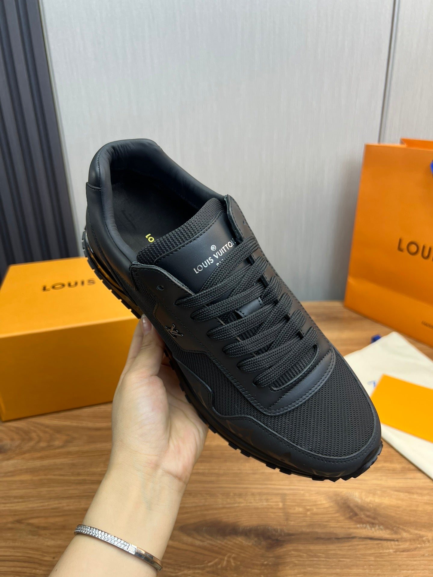 Louis Vuitton sneakers 129