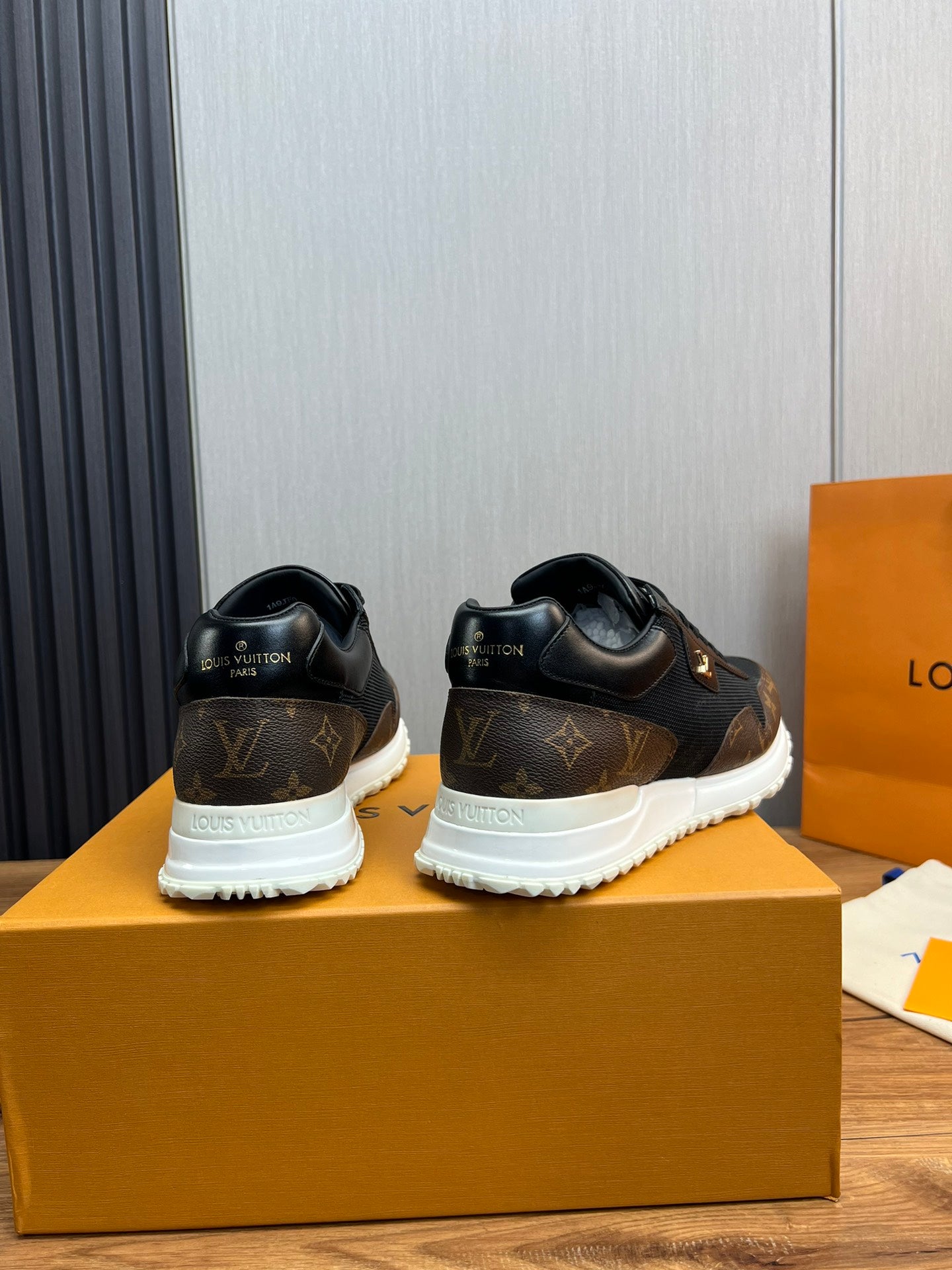 Louis Vuitton sneakers 130