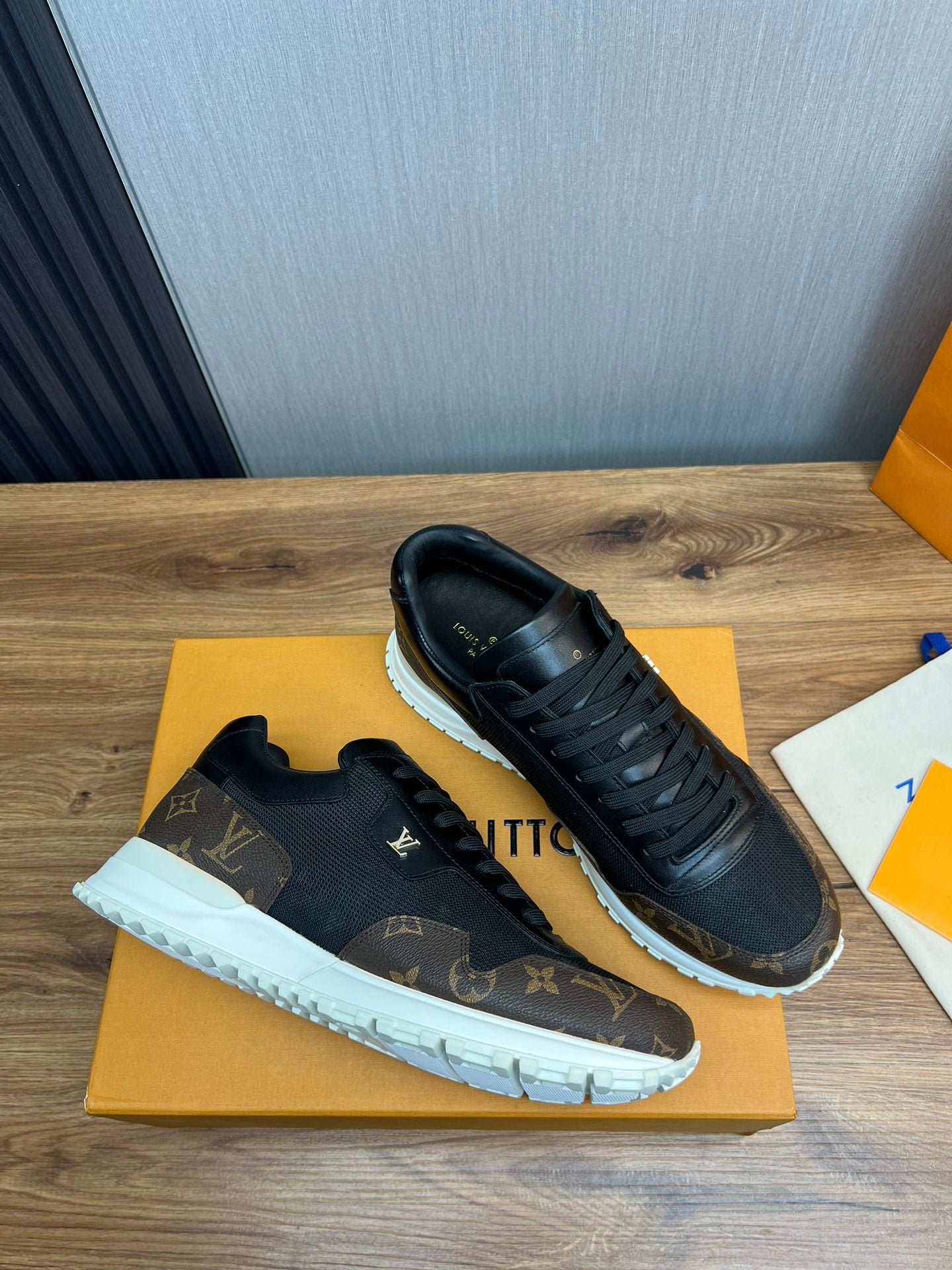 Louis Vuitton sneakers 130