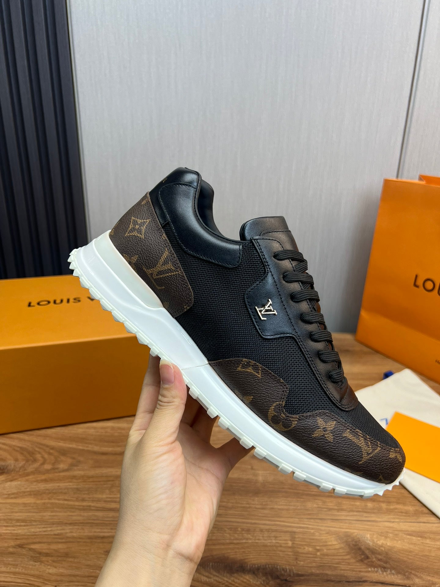 Louis Vuitton sneakers 130