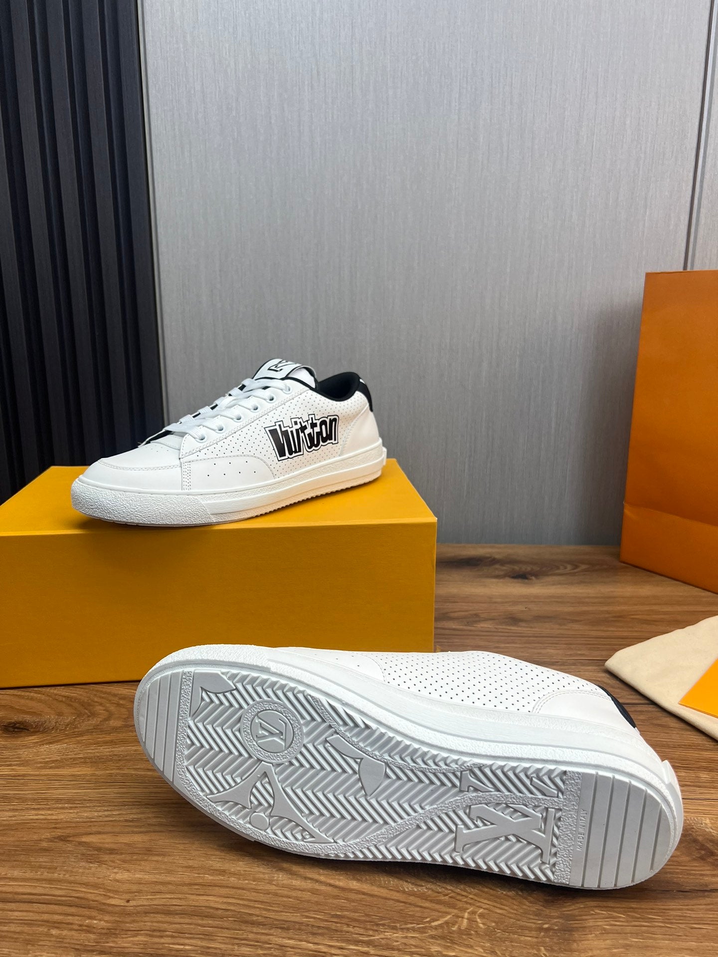 Louis Vuitton sneakers 131