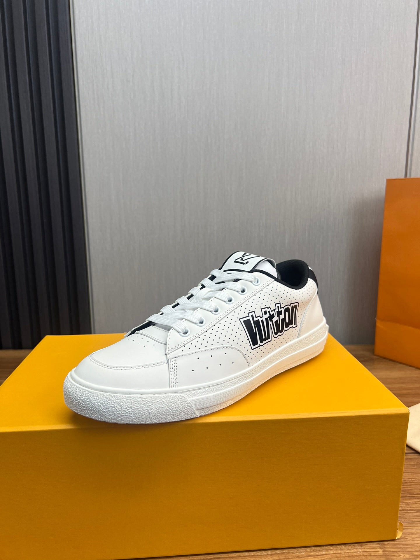 Louis Vuitton sneakers 131