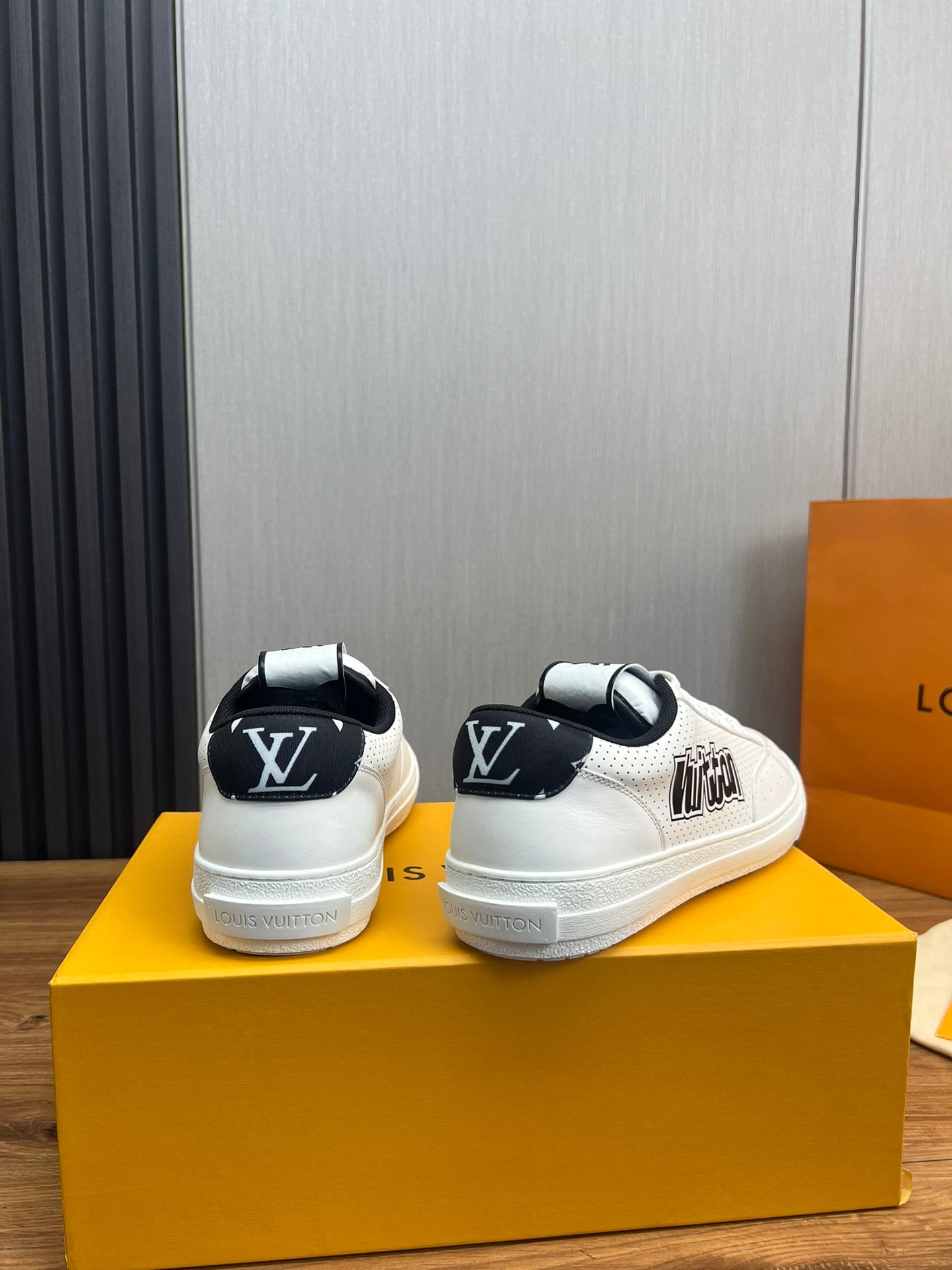 Louis Vuitton sneakers 131