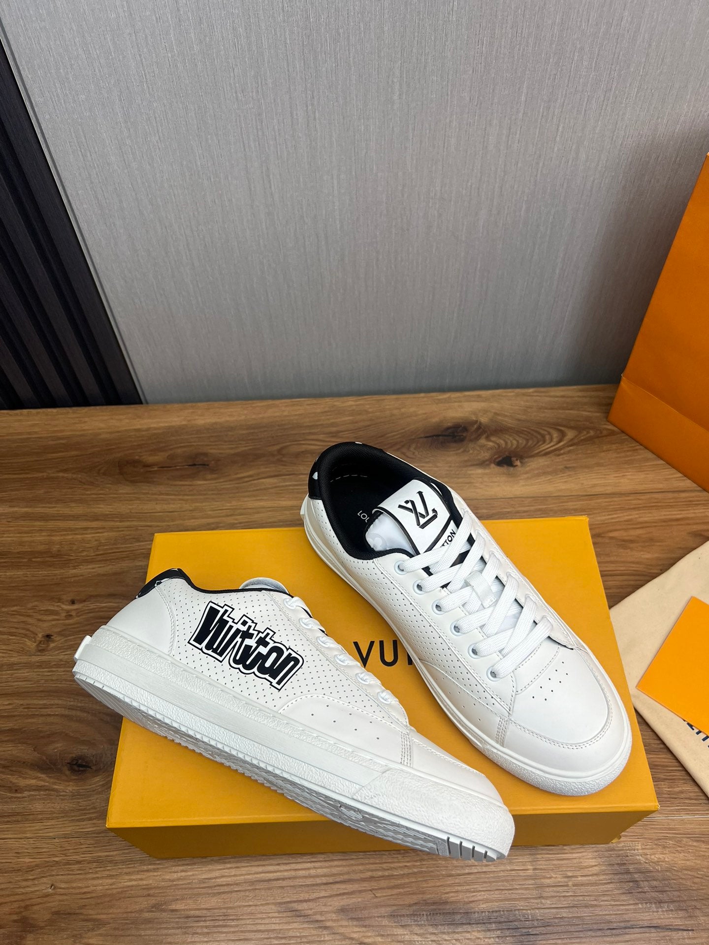 Louis Vuitton sneakers 131