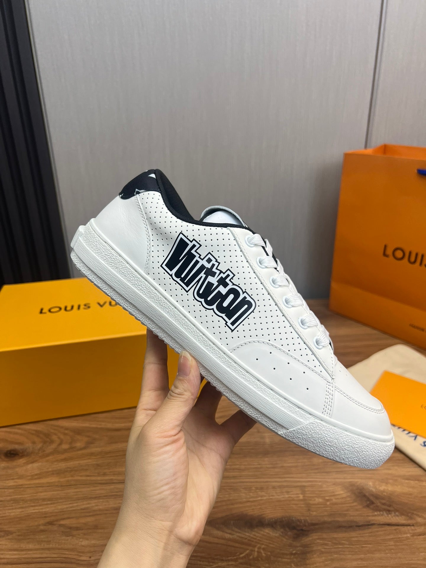 Louis Vuitton sneakers 131